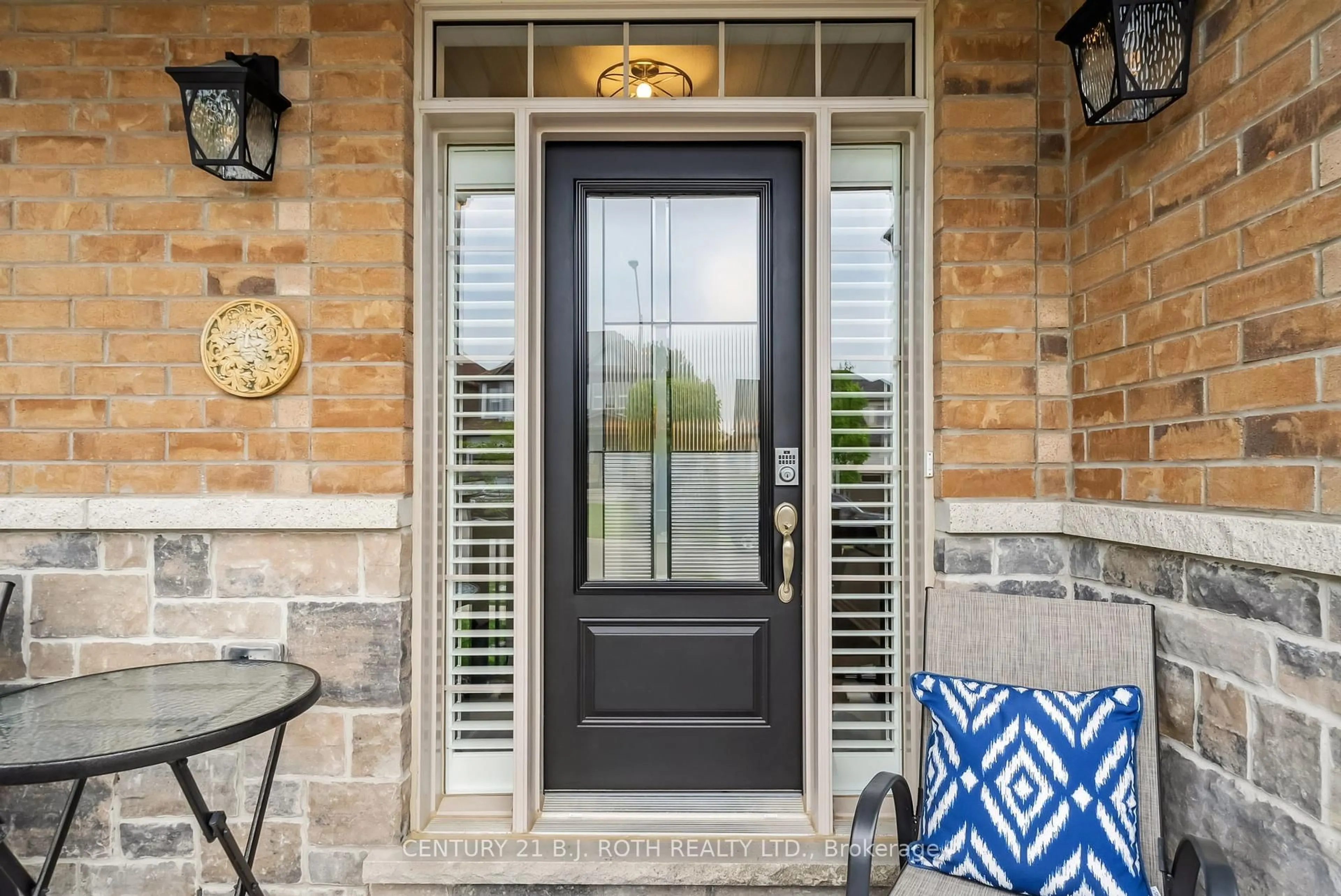 Indoor entryway for 42 Glenhaven Crt, Scugog Ontario L9L 0A8