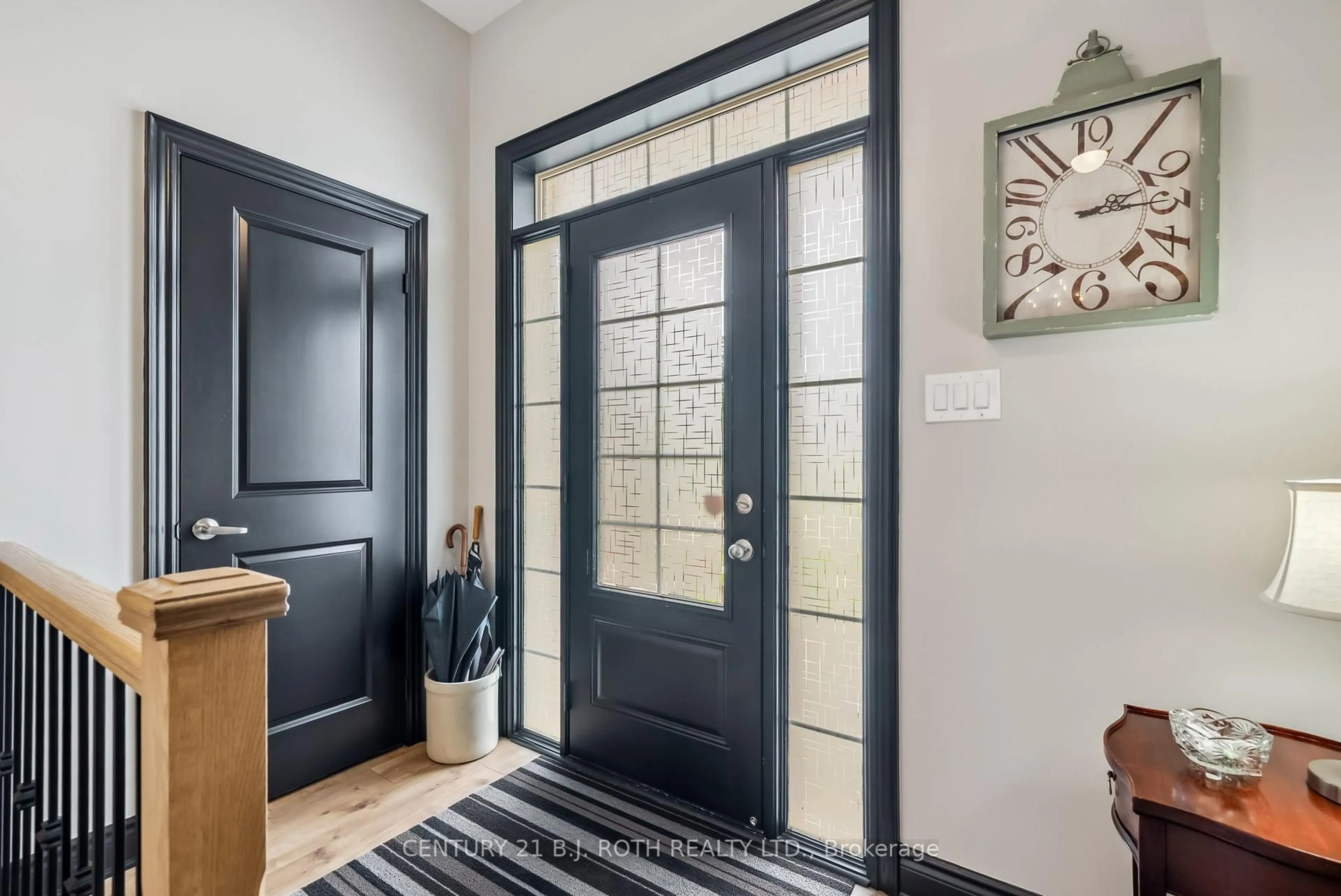 Indoor entryway for 40 Glenhaven Crt, Scugog Ontario L9L 0A8