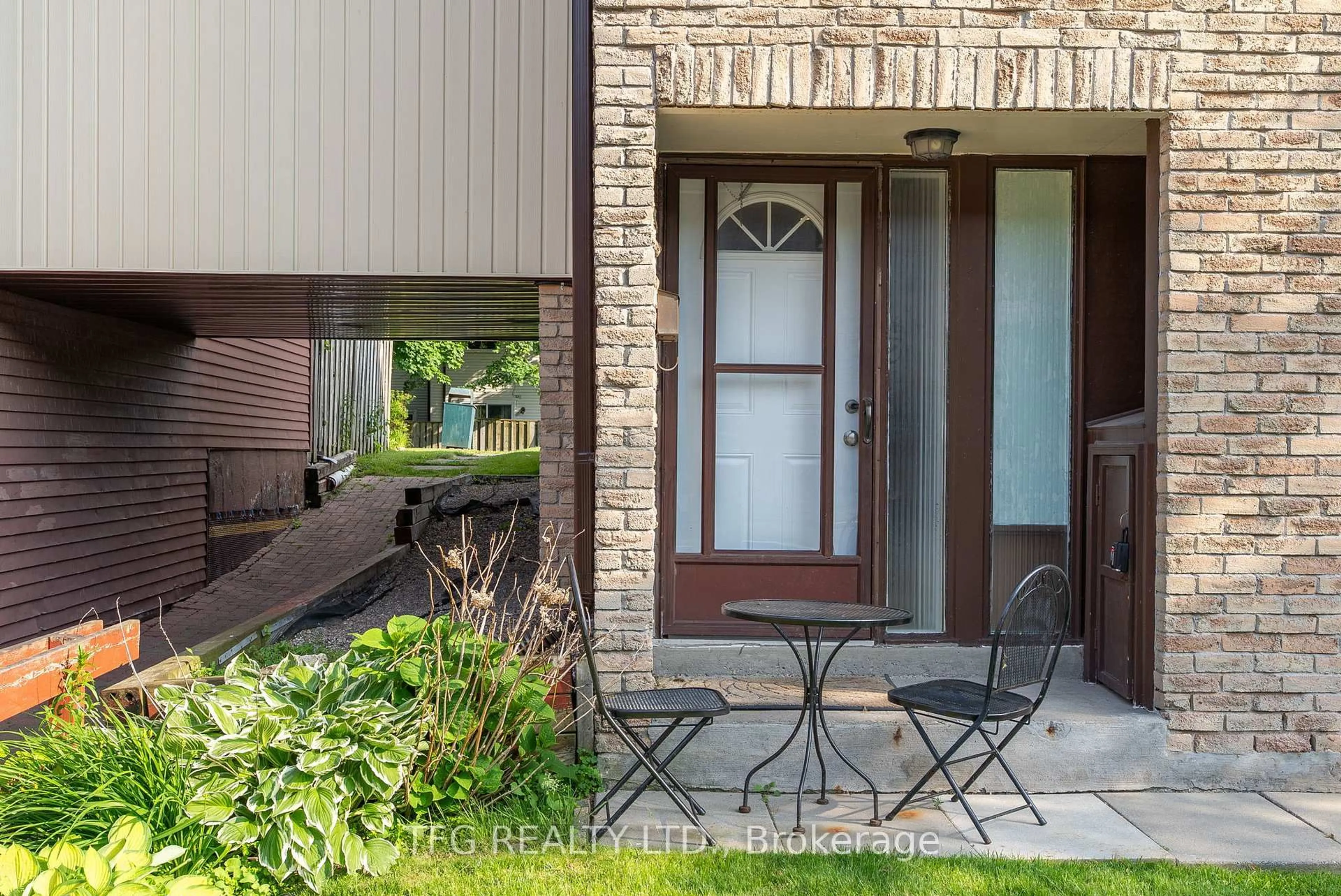 Patio, street for 222 Pearson St #45, Oshawa Ontario L1G 7C6