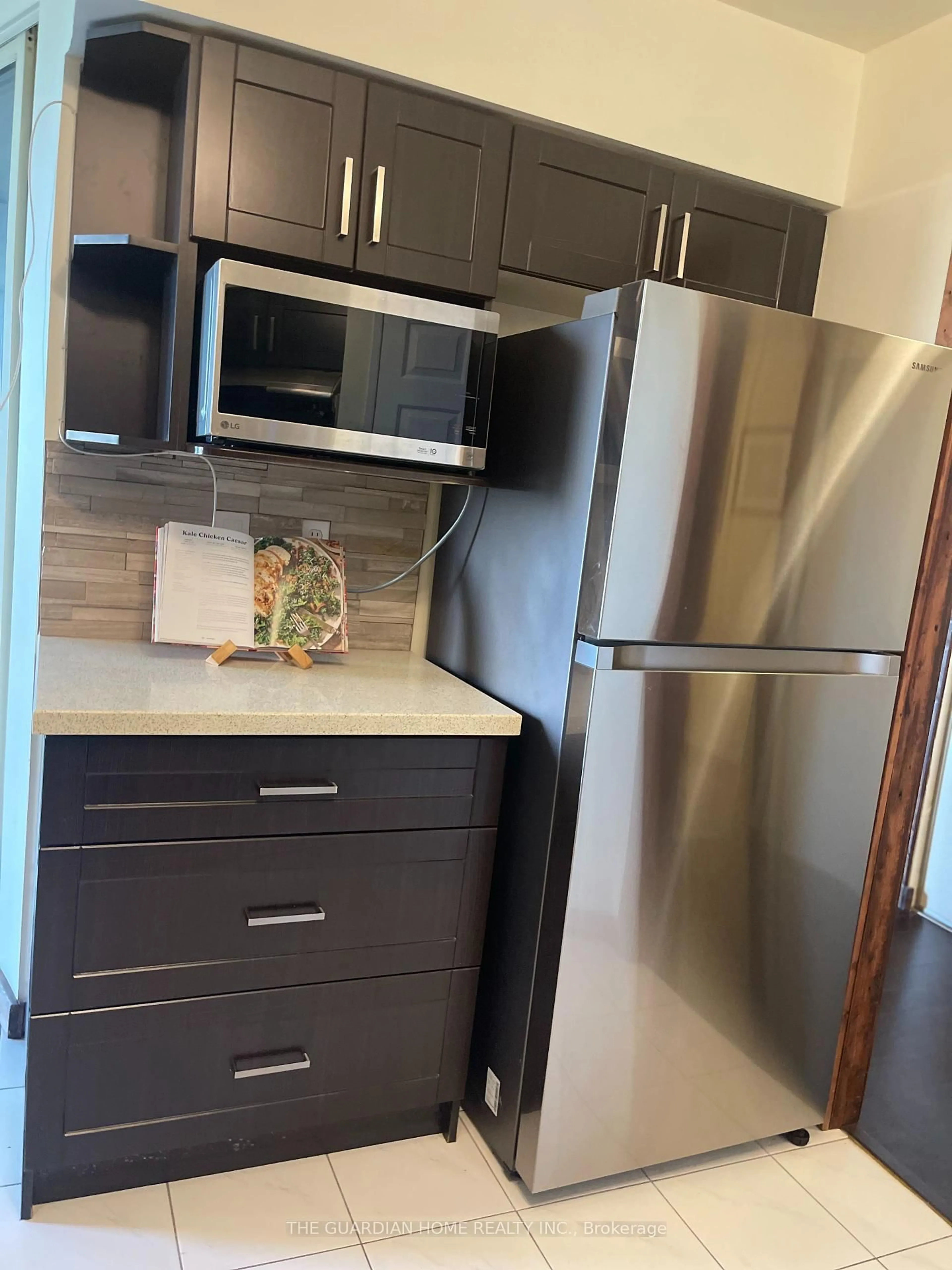 Standard kitchen, unknown for 175 bamburgh Circ #707, Toronto Ontario M1W 3X8