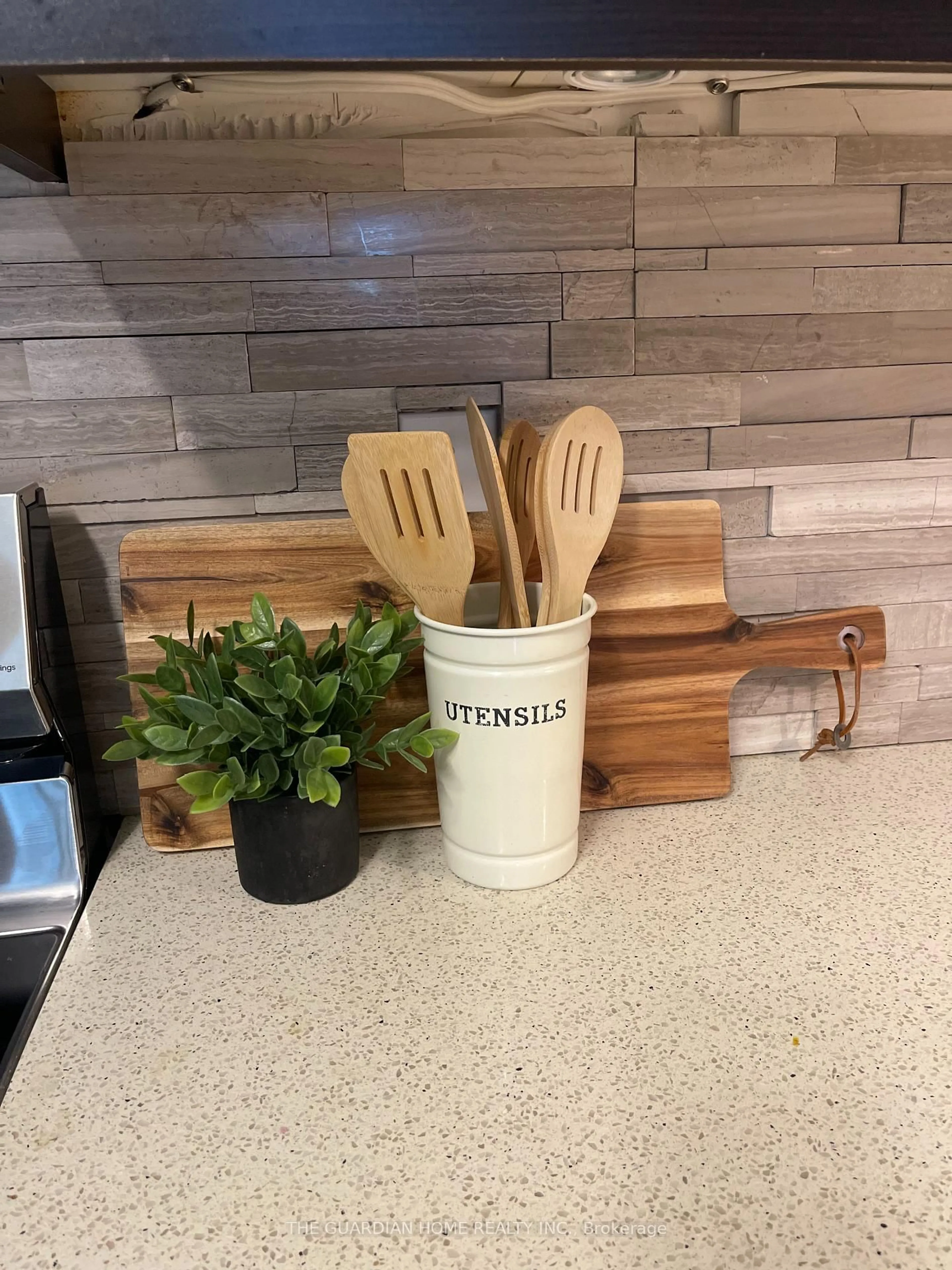 Rustic kitchen, unknown for 175 bamburgh Circ #707, Toronto Ontario M1W 3X8
