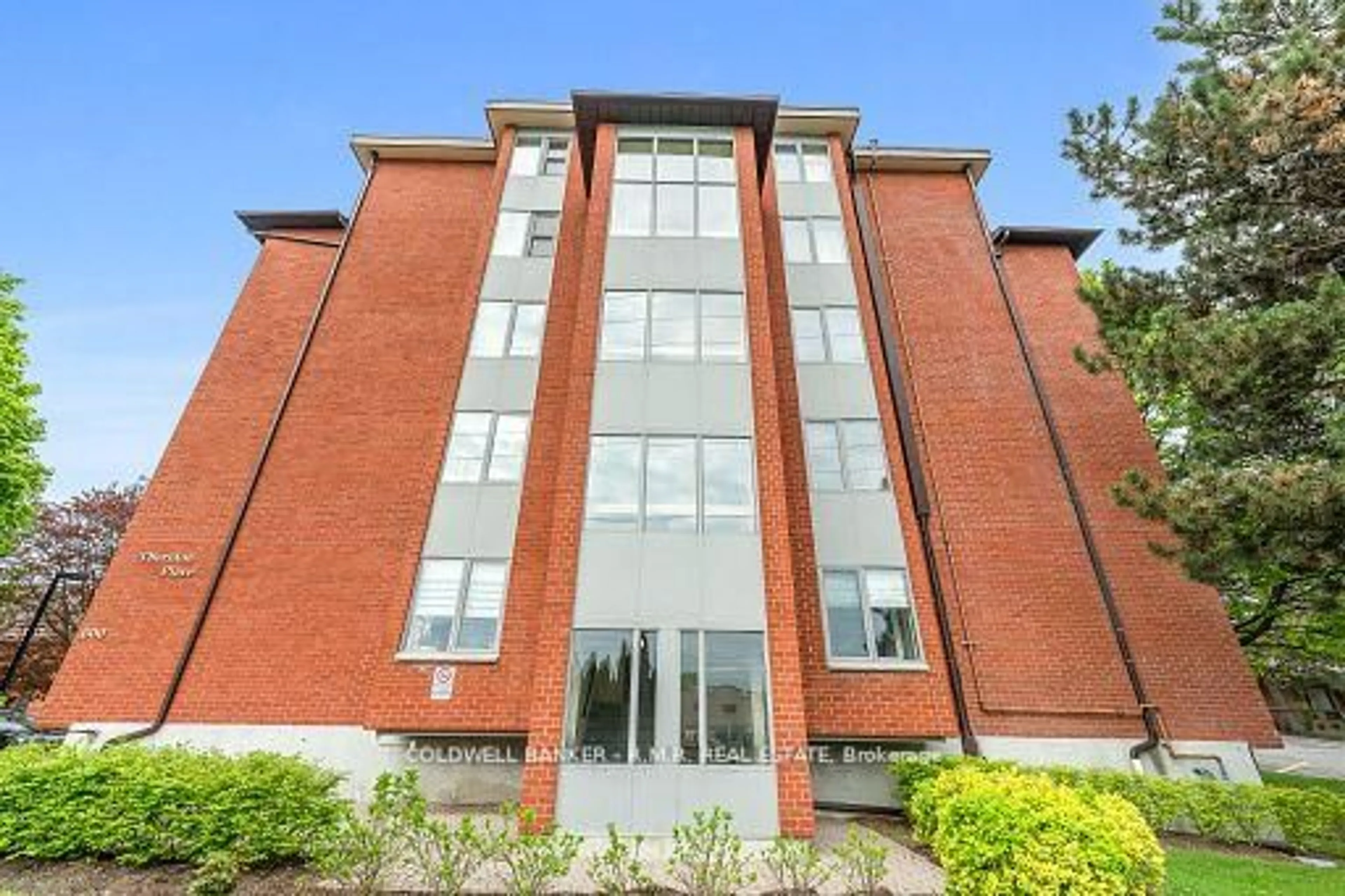 Home with brick exterior material, building for 600 Thornton Rd #PH2, Oshawa Ontario L1J 6T6