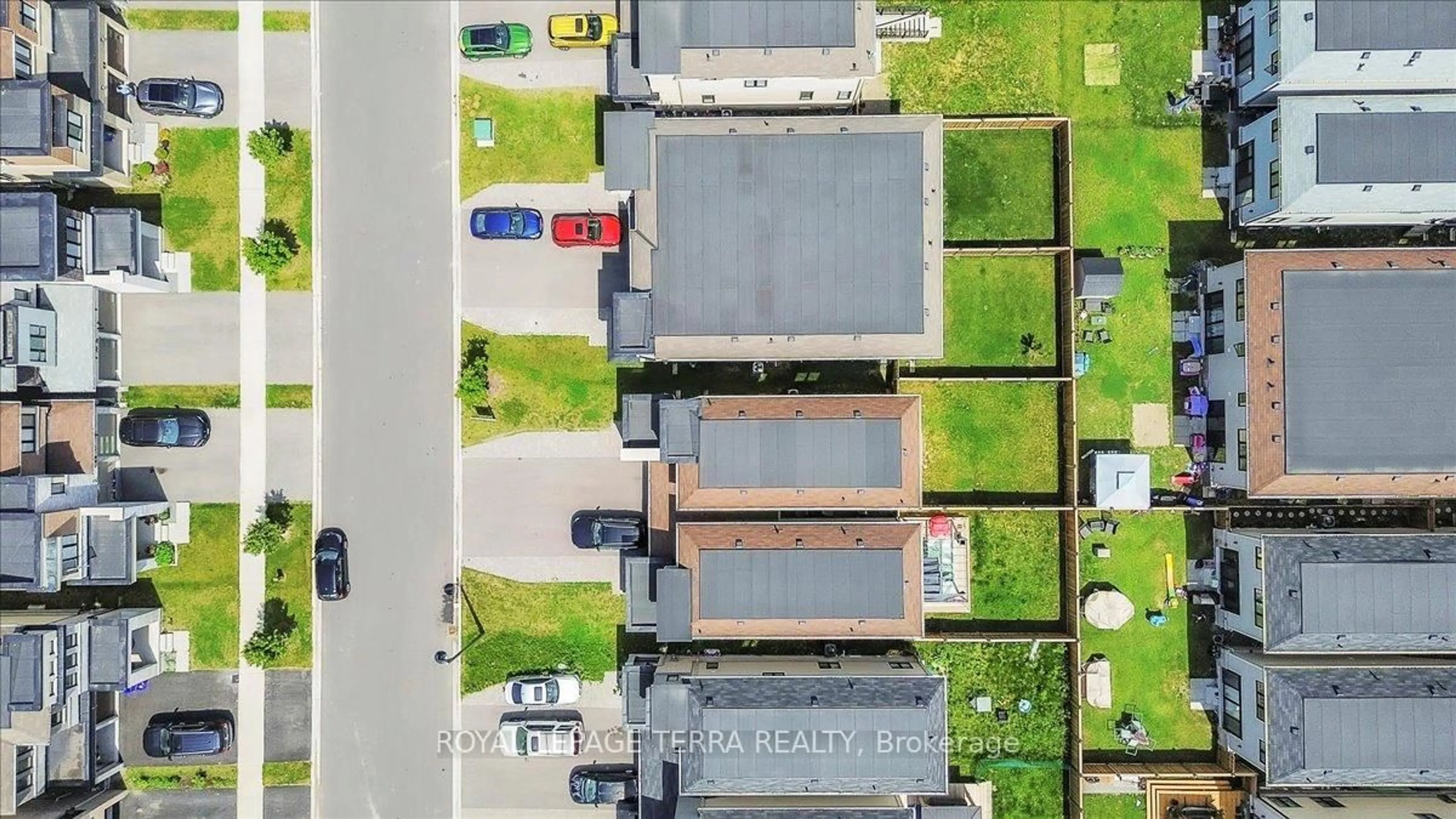 A pic from outside/outdoor area/front of a property/back of a property/a pic from drone, street for 67 CRYDERMAN Lane, Clarington Ontario L1C 2W3