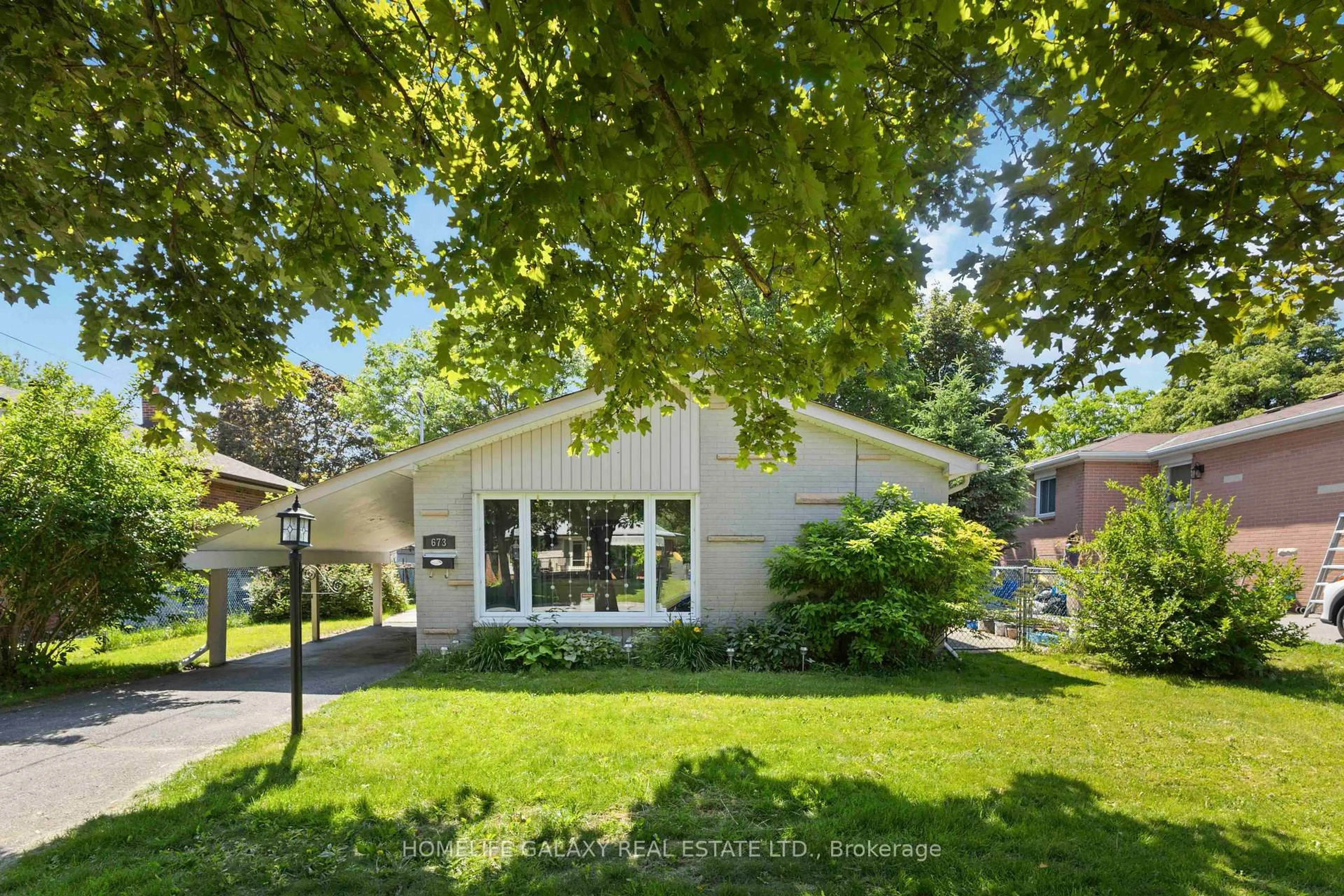 Home with brick exterior material, street for 673 Lansdowne Dr, Oshawa Ontario L1G 1W5