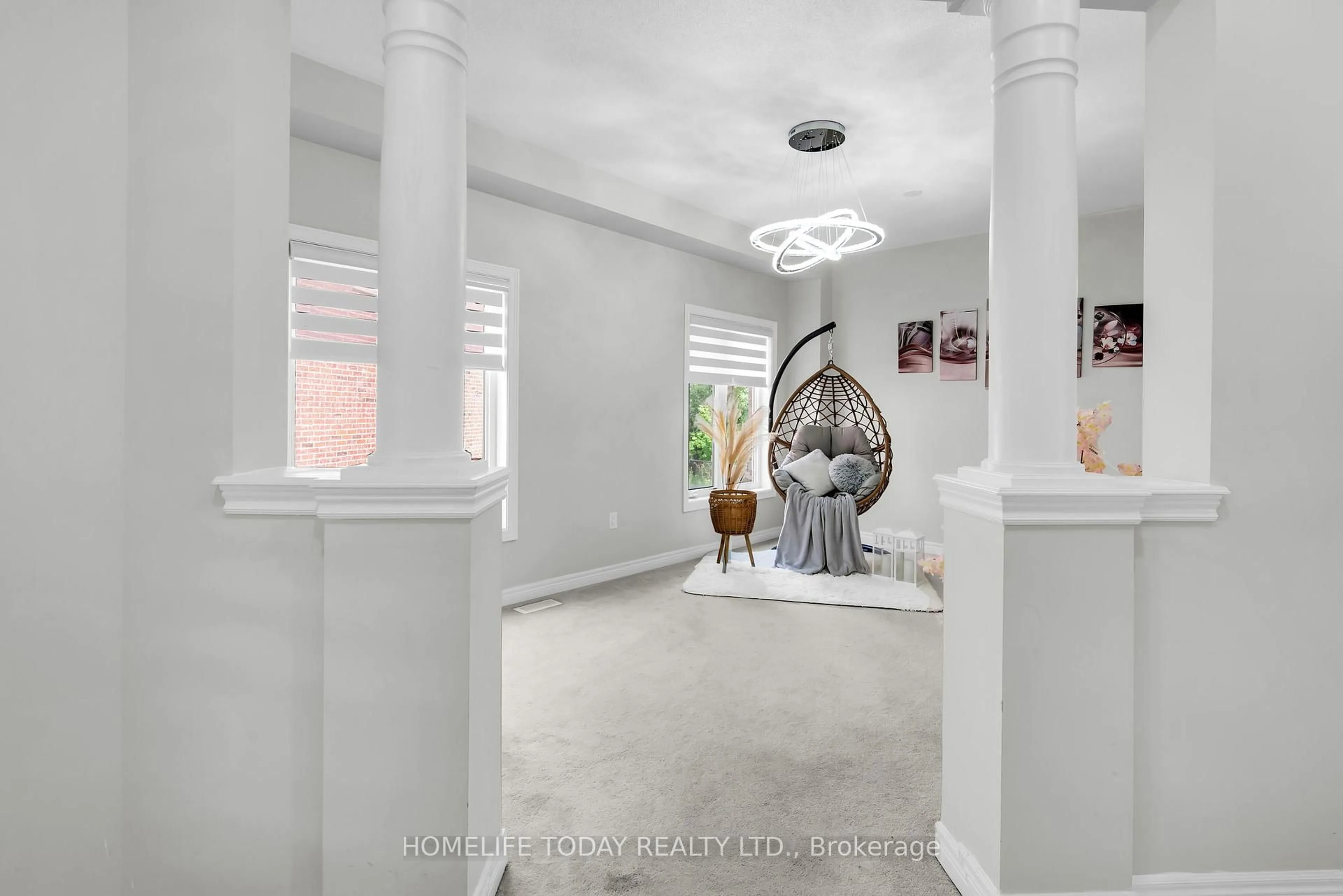 Indoor foyer for 265 Bruce Cameron Dr, Clarington Ontario L1C 3K2