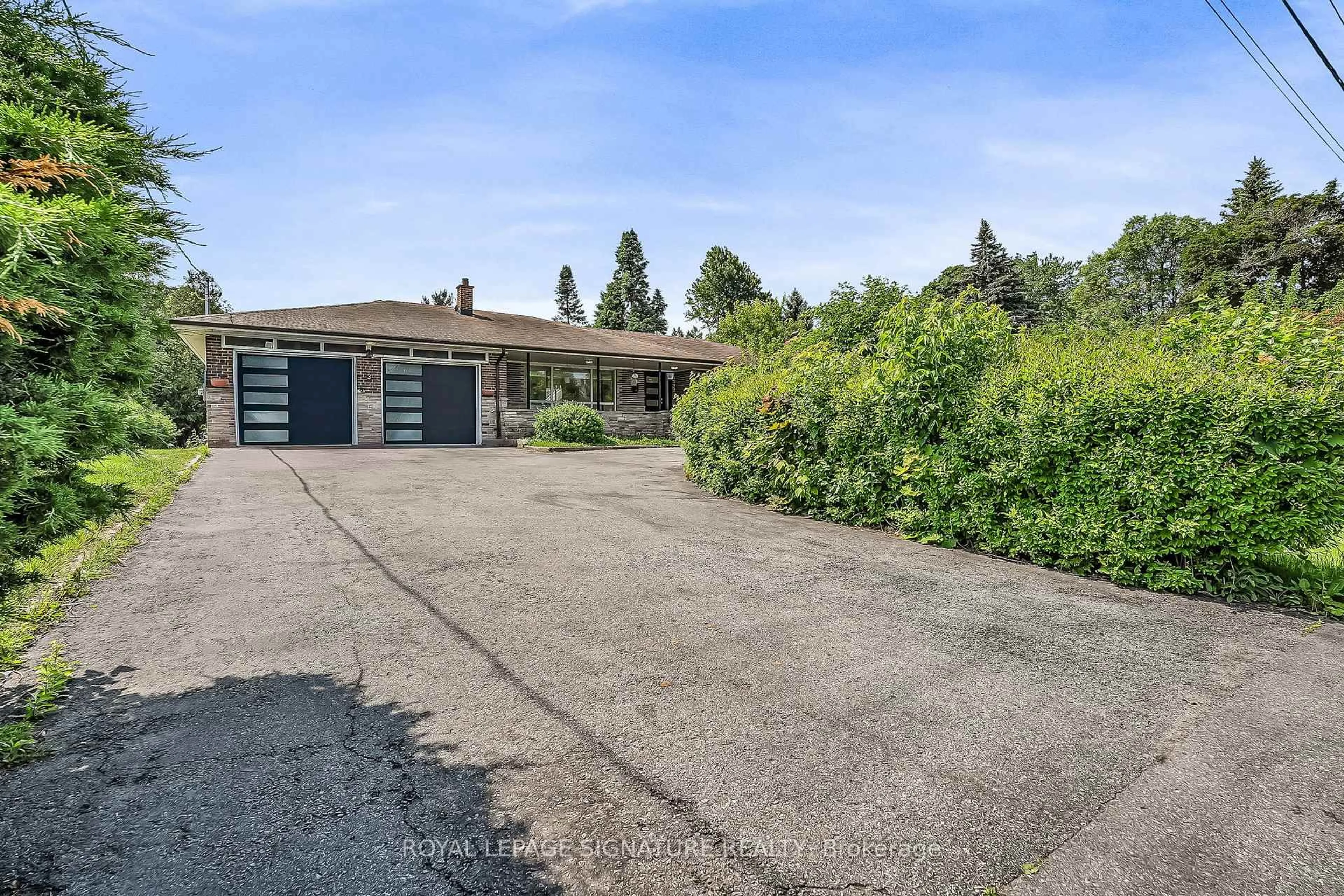 A pic from outside/outdoor area/front of a property/back of a property/a pic from drone, street for 3 Braeburn Blvd, Toronto Ontario M1J 2P9