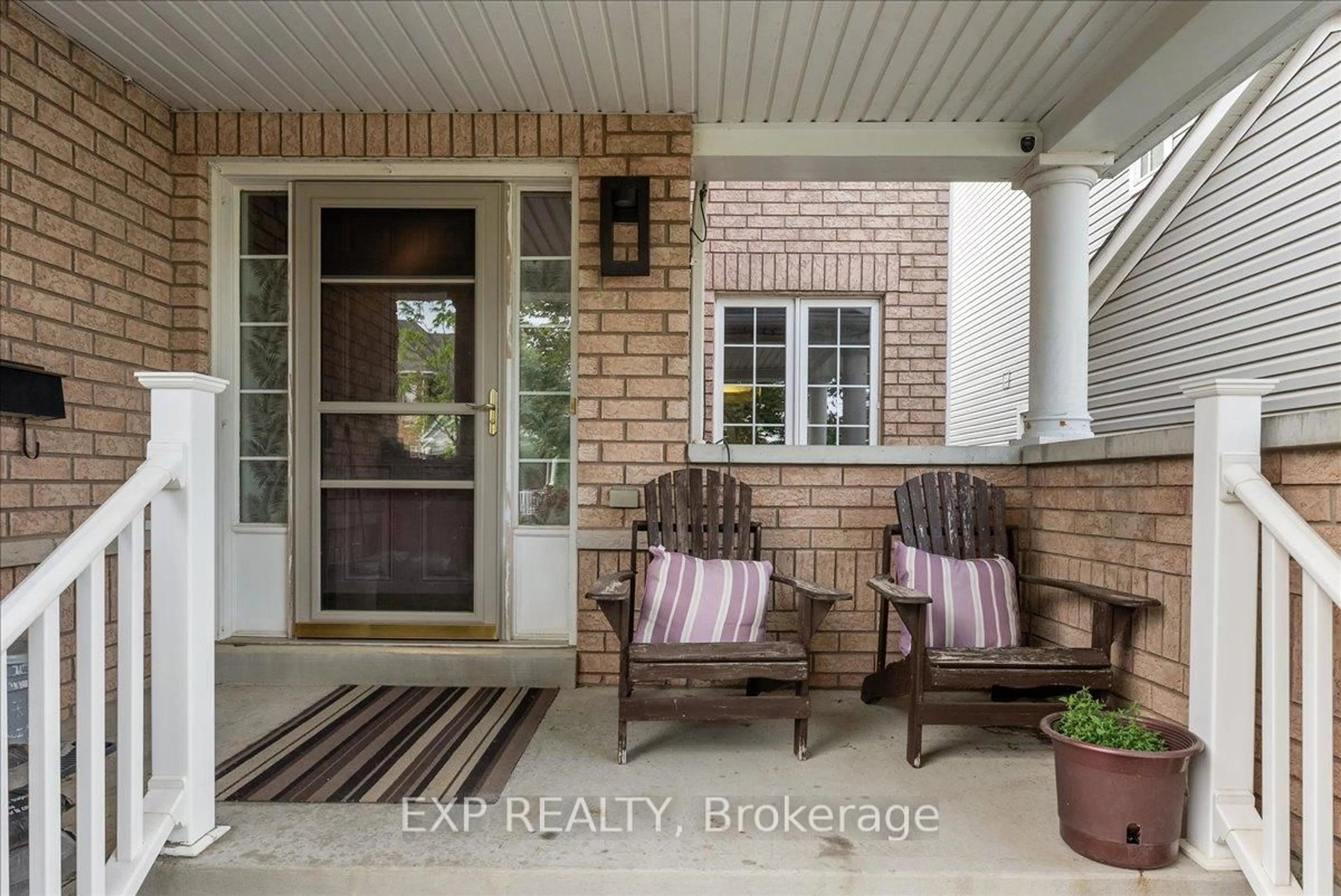 Indoor entryway for 1777 Badgley Dr, Oshawa Ontario L1K 0H5