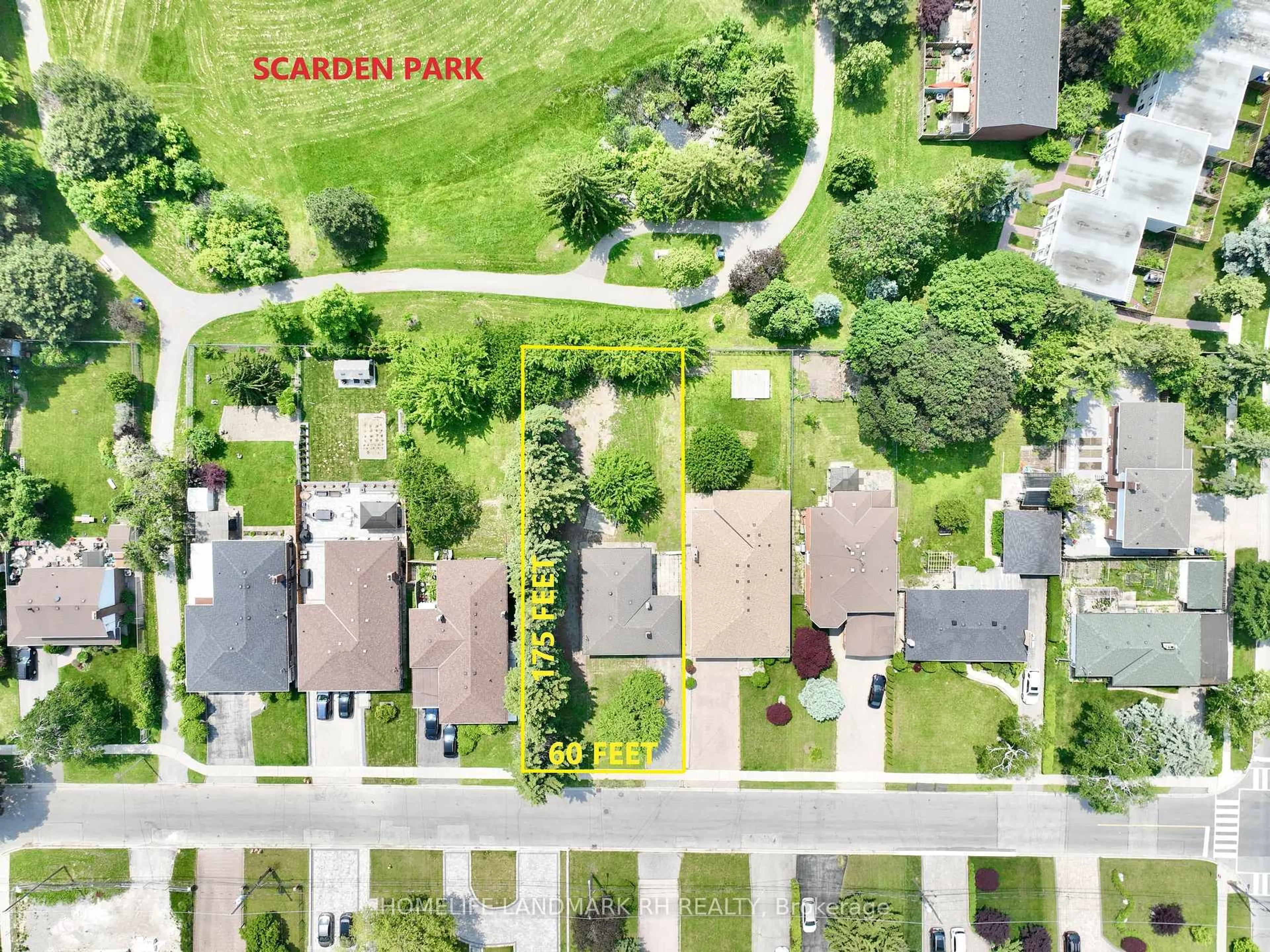 A pic from outside/outdoor area/front of a property/back of a property/a pic from drone, street for 38 Aragon Ave, Toronto Ontario M1T 1X7