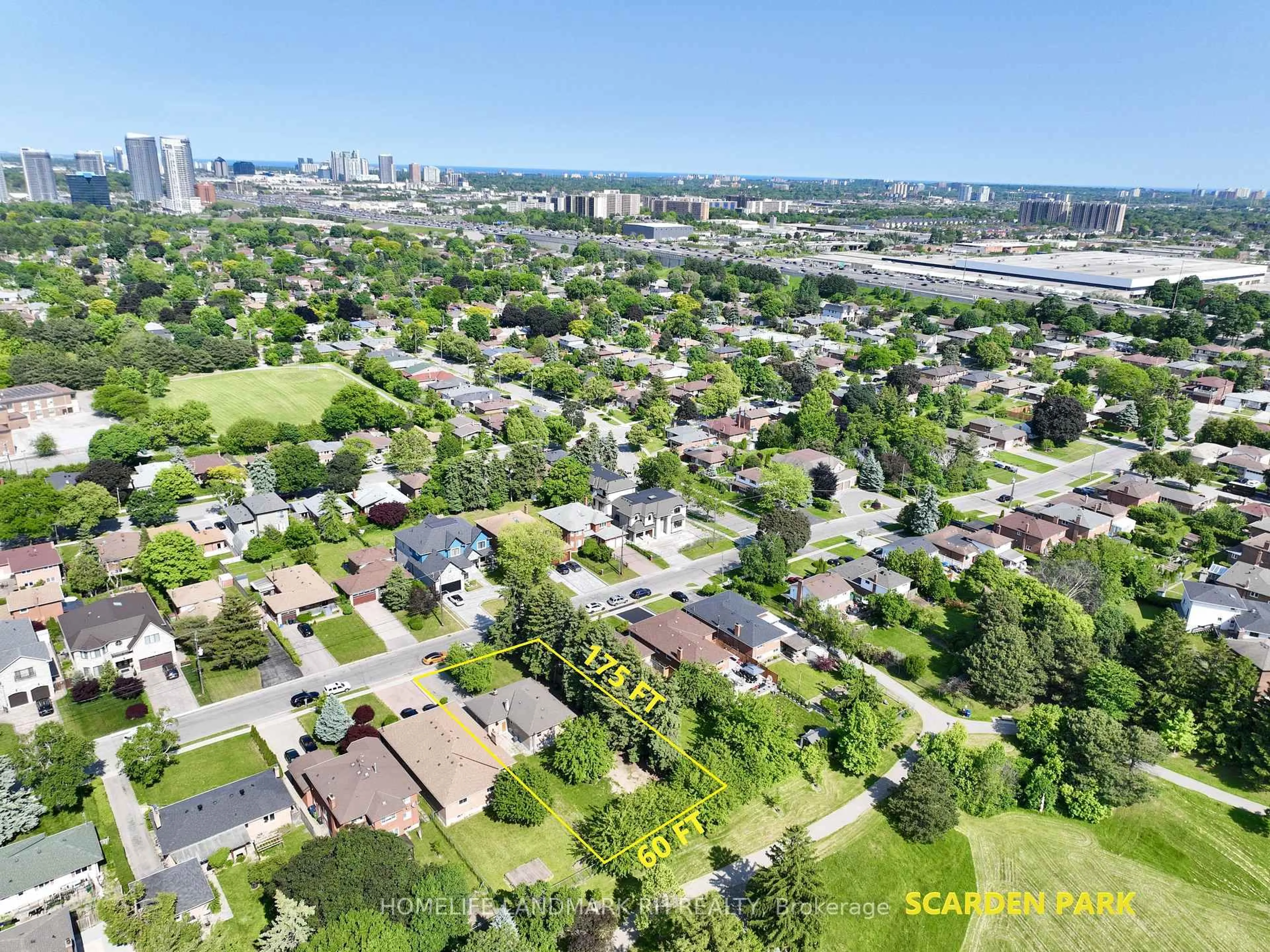 A pic from outside/outdoor area/front of a property/back of a property/a pic from drone, city buildings view from balcony for 38 Aragon Ave, Toronto Ontario M1T 1X7