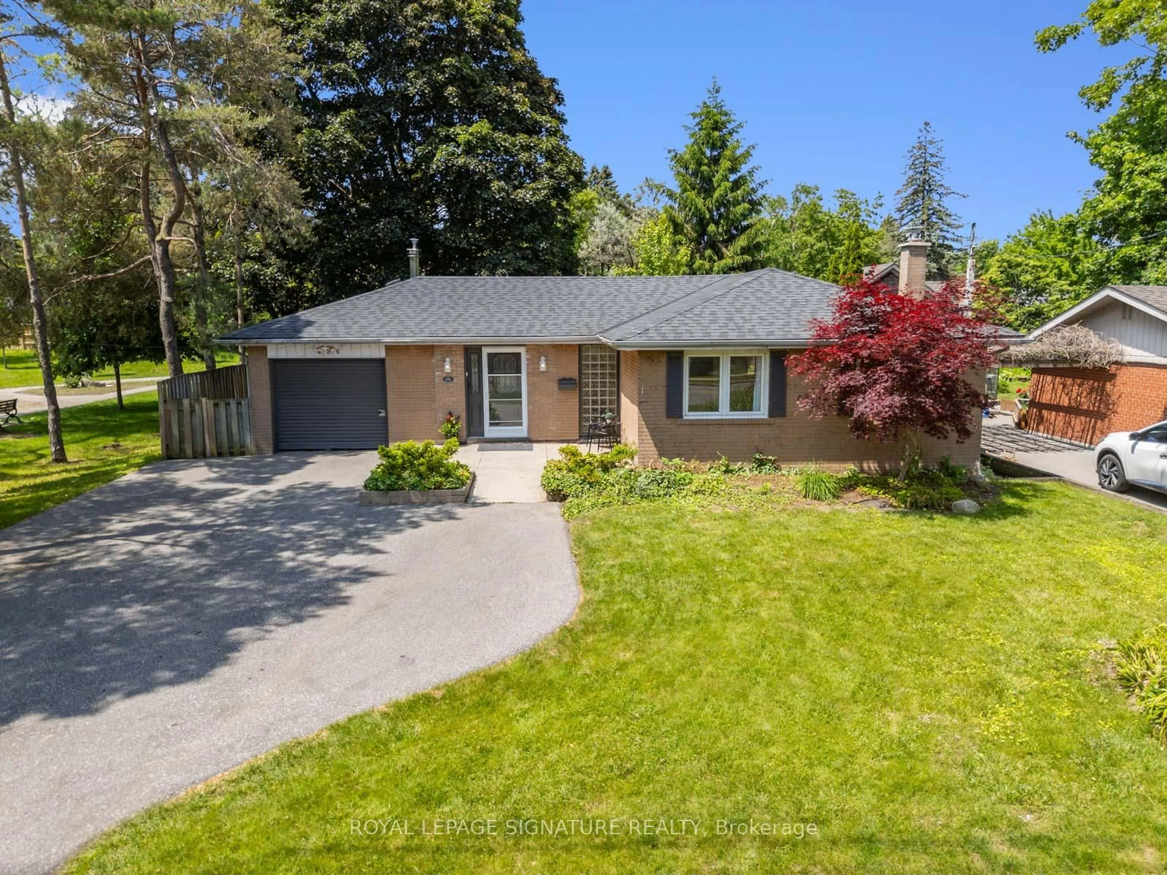 A pic from outside/outdoor area/front of a property/back of a property/a pic from drone, street for 426 East Ave, Toronto Ontario M1C 2W8
