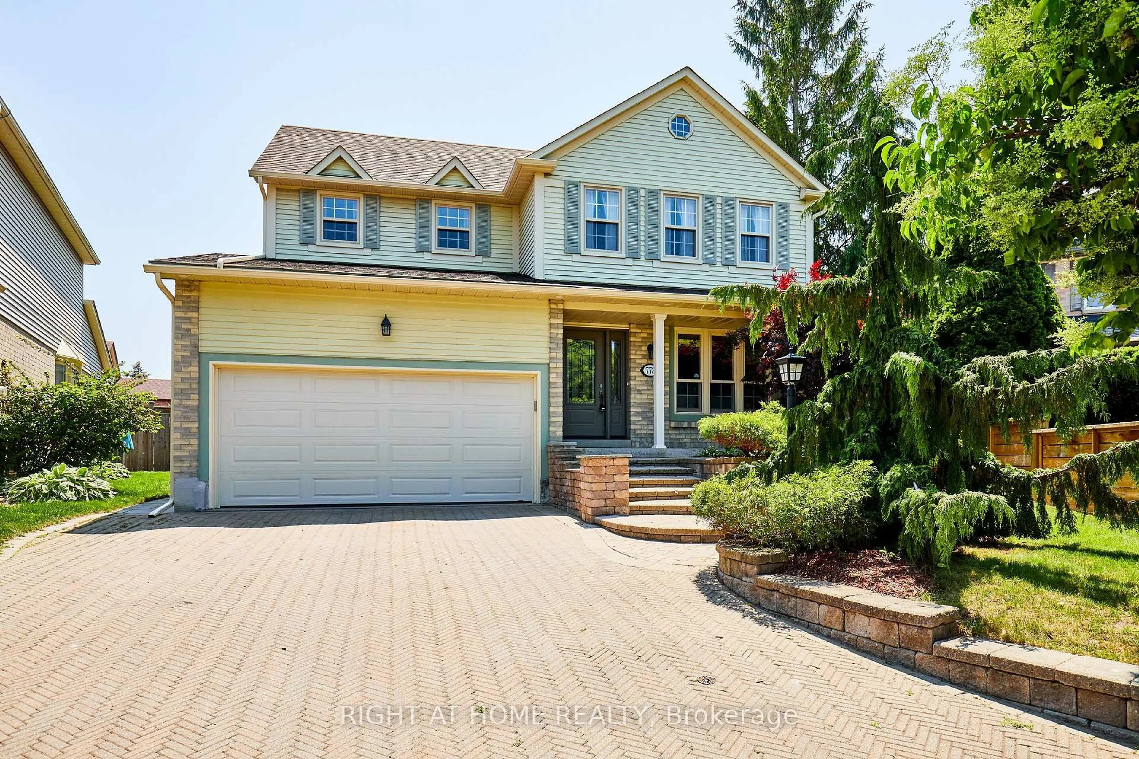 Home with vinyl exterior material, street for 773 Shetland Crt, Oshawa Ontario L1J 7R3