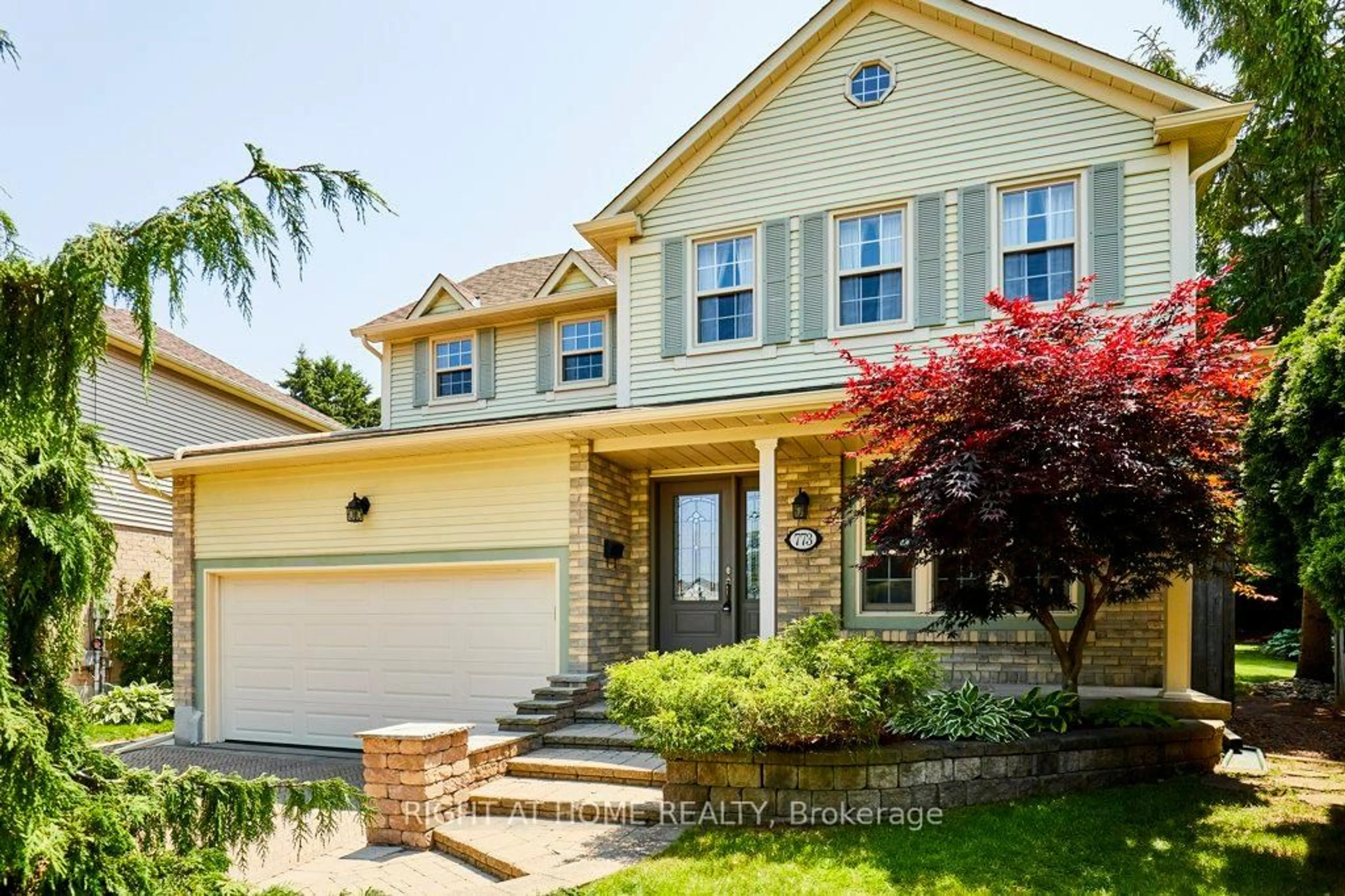 Home with vinyl exterior material, street for 773 Shetland Crt, Oshawa Ontario L1J 7R3