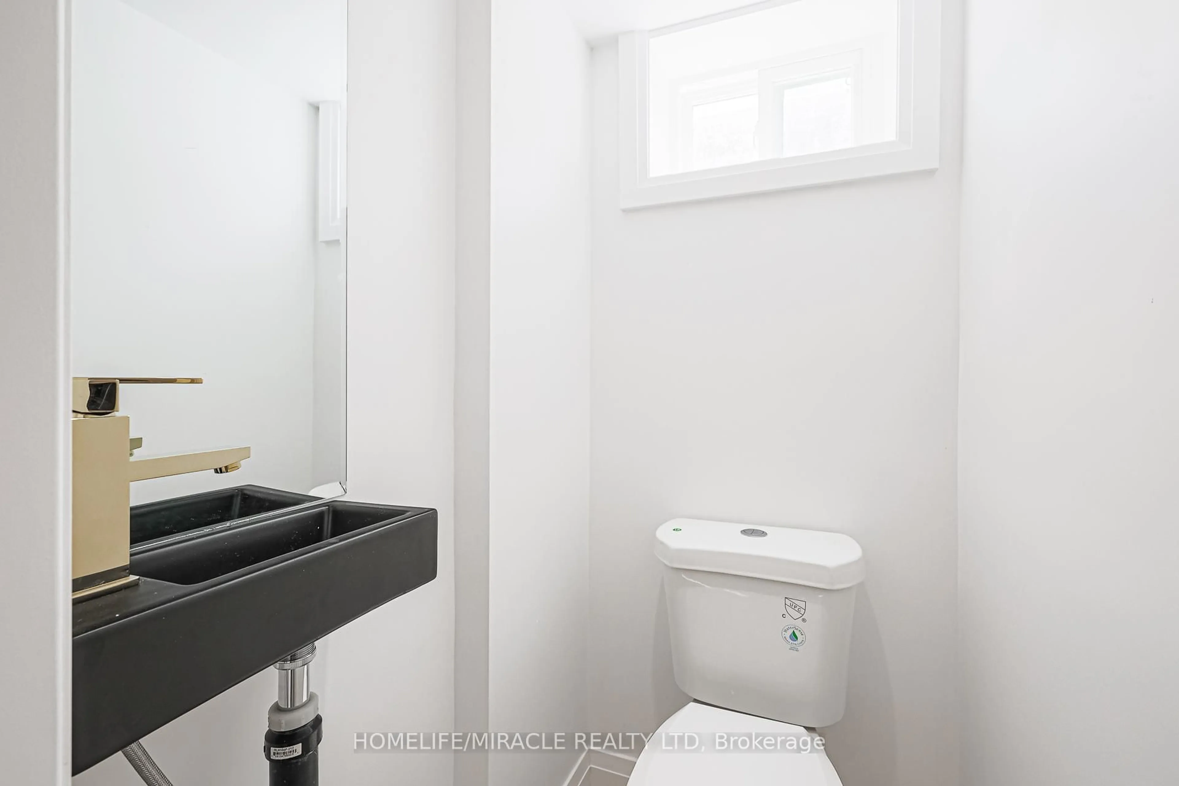 Standard bathroom, floor is not visible for 1348 Pharmacy Ave, Toronto Ontario M1R 2J5