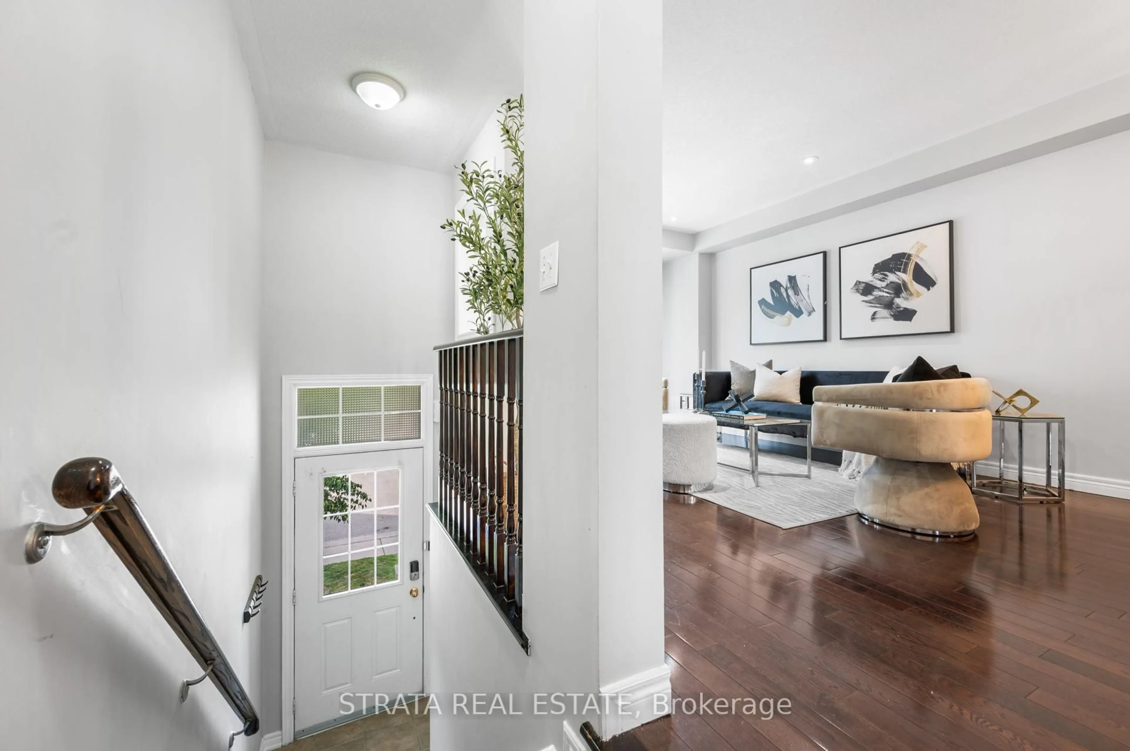 Indoor entryway for 20 Oakins Lane, Ajax Ontario L1T 0H2