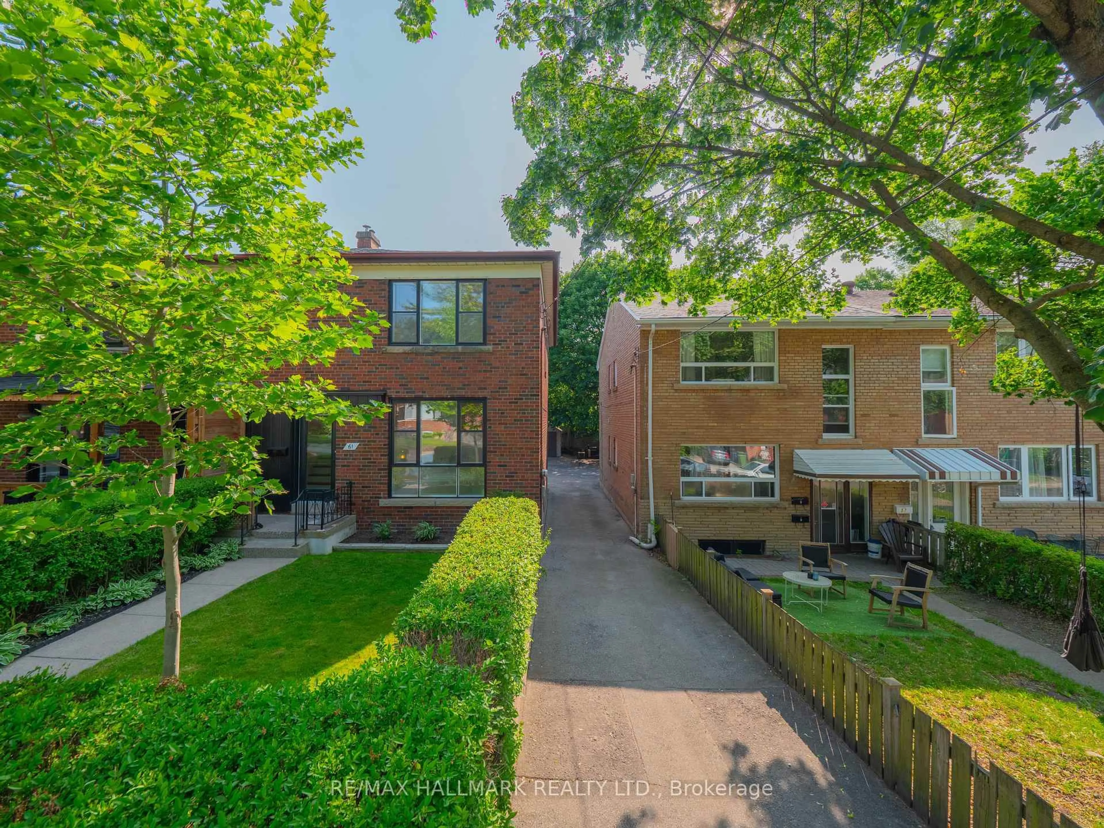 A pic from outside/outdoor area/front of a property/back of a property/a pic from drone, street for 61 Glenside Ave, Toronto Ontario M4L 2T6