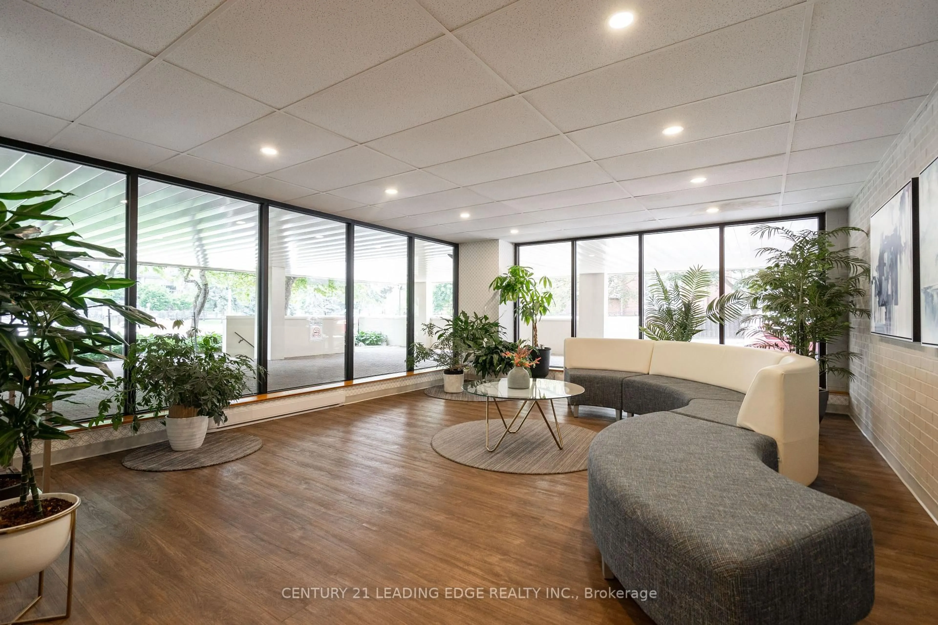 Indoor foyer for 40 Chichester Pl #606, Toronto Ontario M1T 3R6