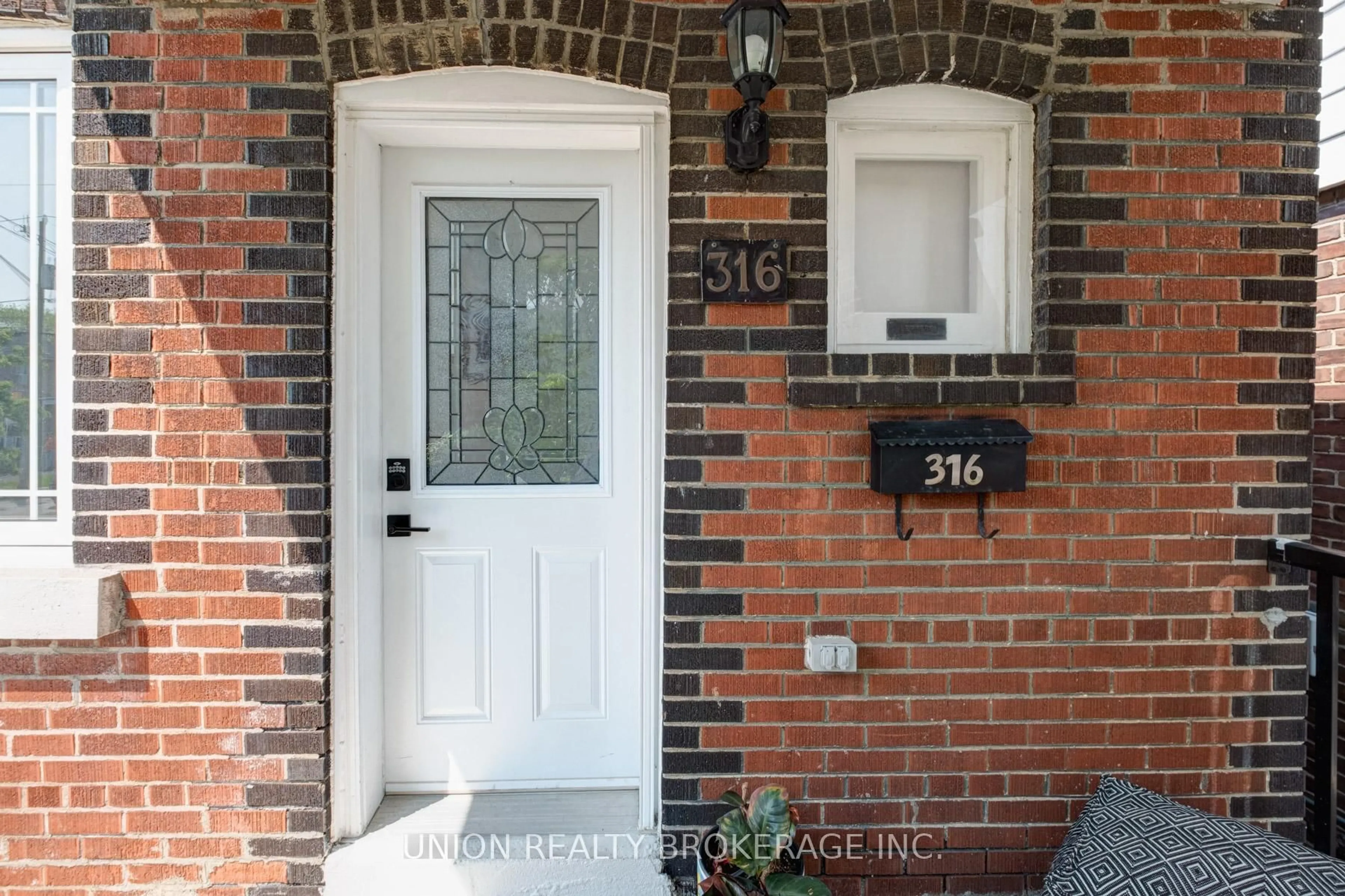 Indoor entryway for 316 Westlake Ave, Toronto Ontario M4C 4T9