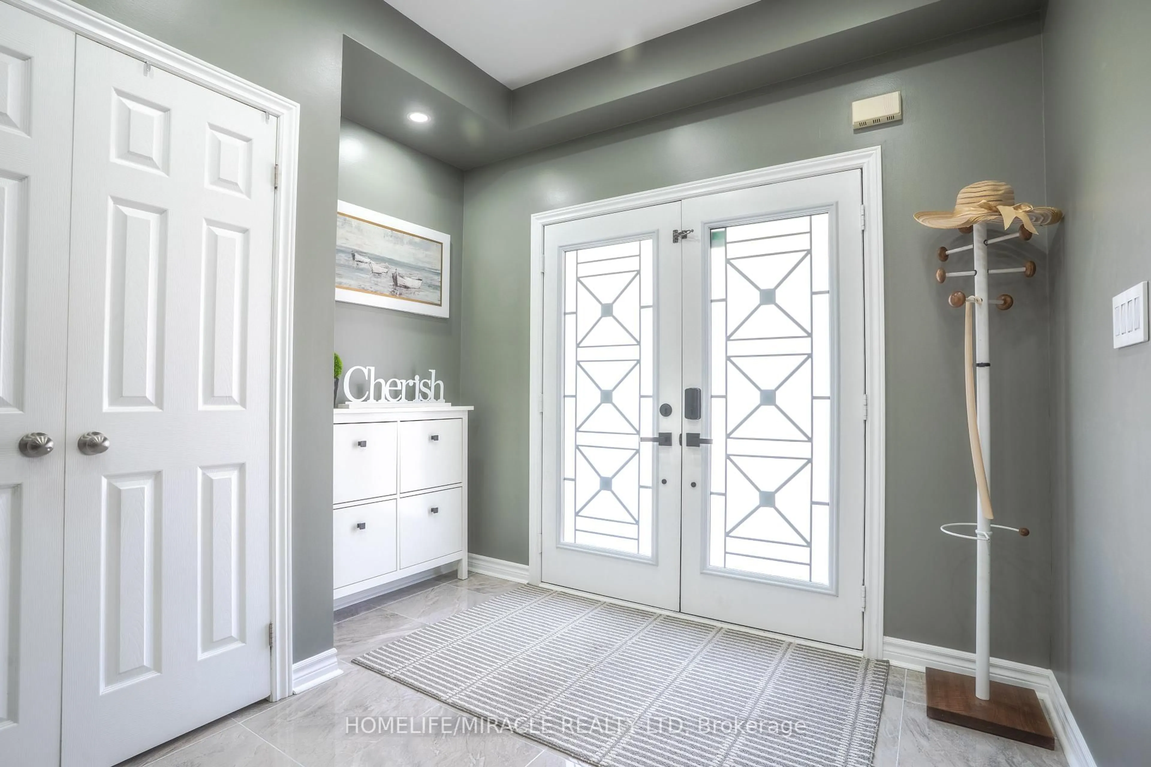 Indoor entryway for 288 Pimlico Dr, Oshawa Ontario L1L 0L3