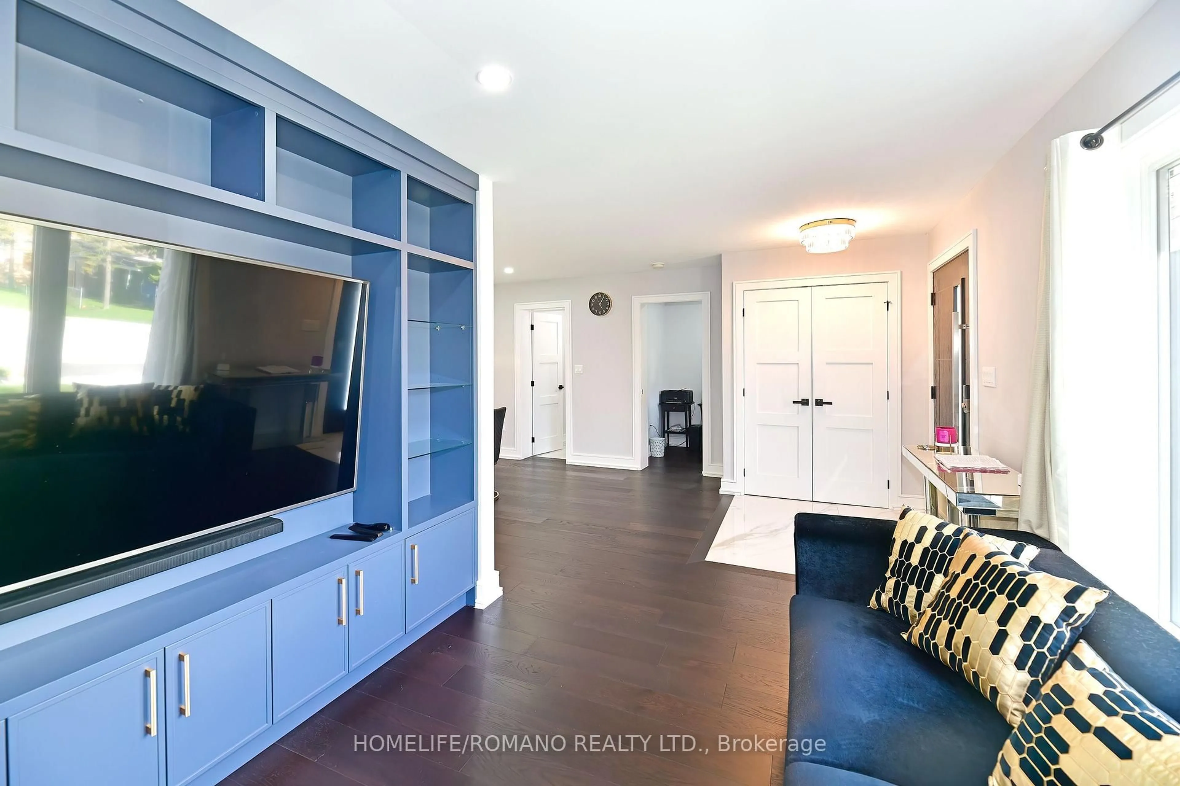 Unknown for 826 Krosno Blvd, Pickering Ontario L1W 1G9