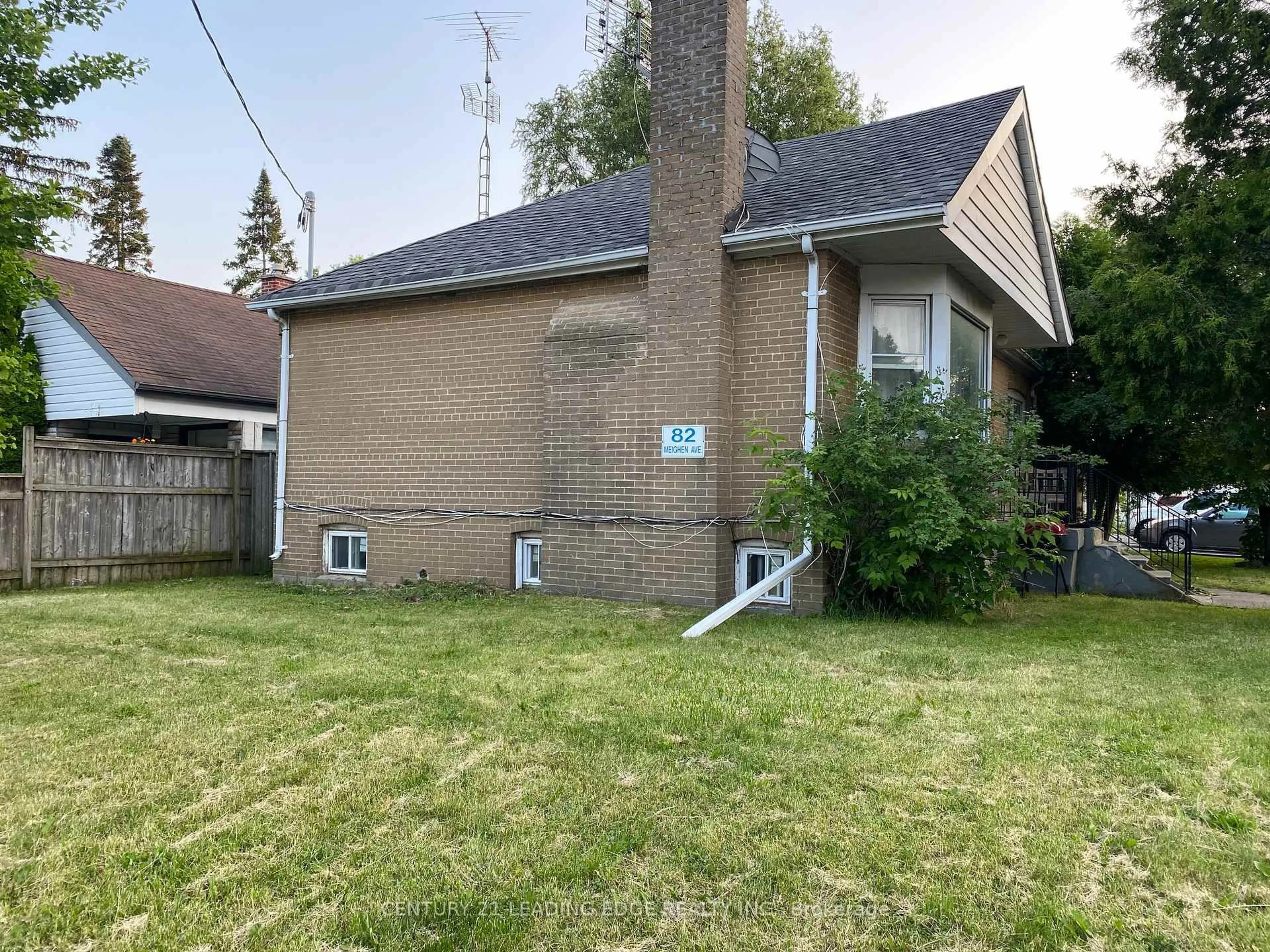 Unknown for 82 Meighen Ave, Toronto Ontario M4B 2H5
