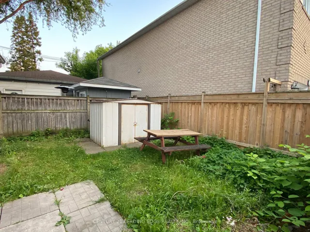 Primary image of 82 Meighen Ave