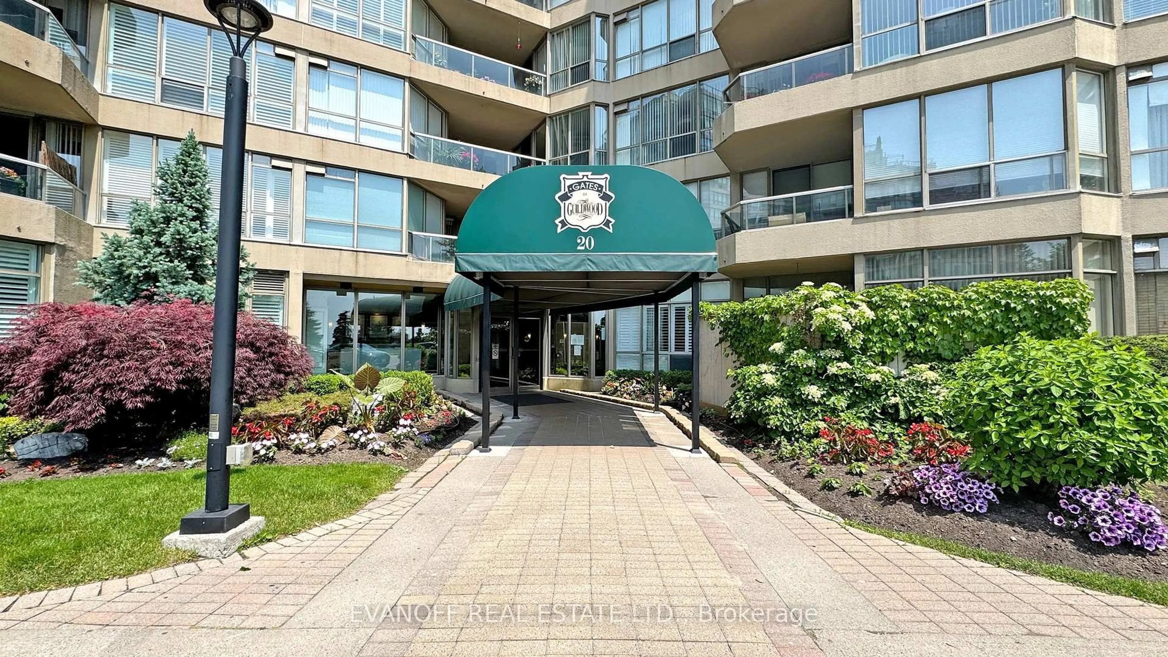 Indoor foyer for 20 Guildwood Pkwy #208, Toronto Ontario M1E 5B6