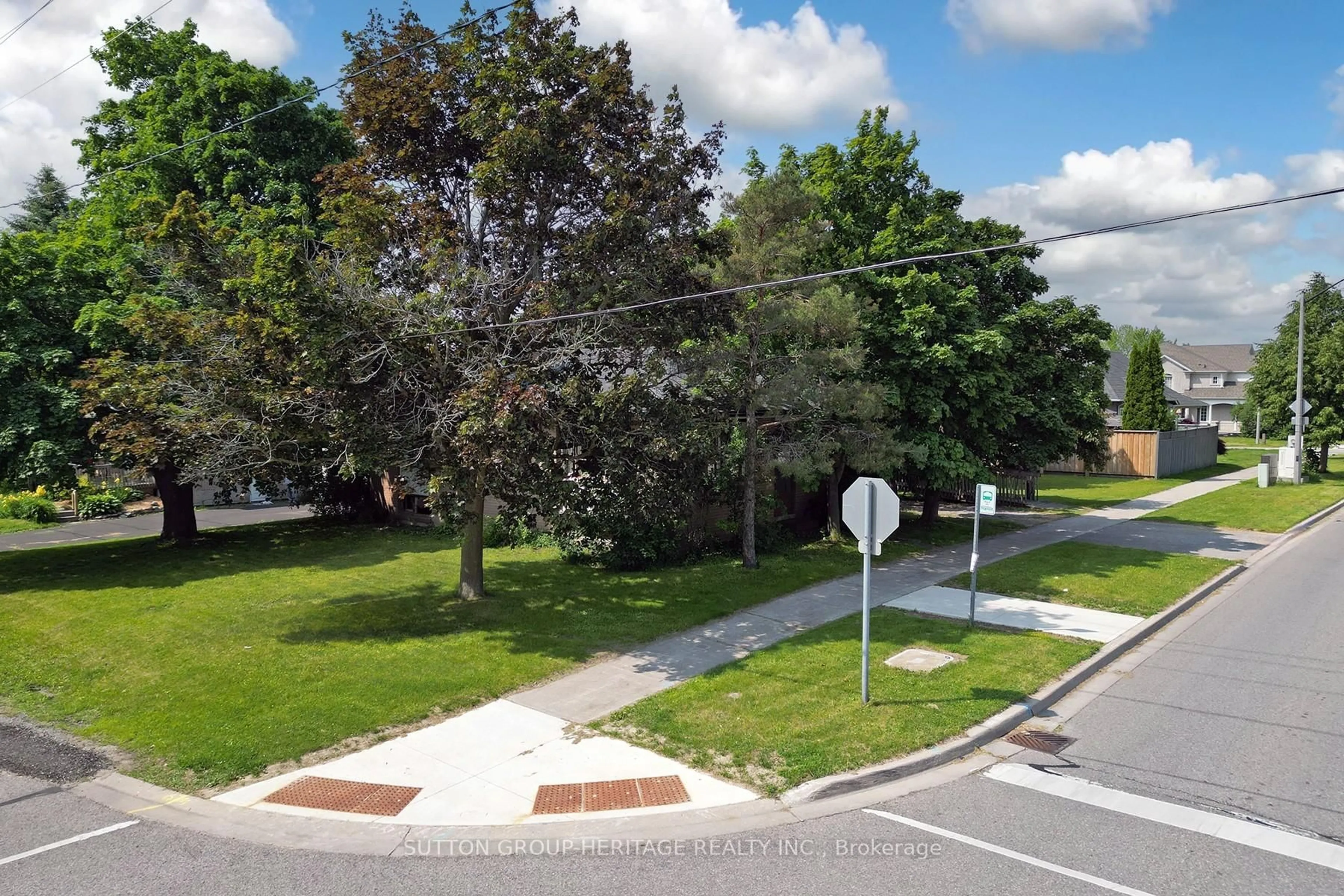 A pic from outside/outdoor area/front of a property/back of a property/a pic from drone, street for 56 Ferguson Ave, Whitby Ontario L1M 1A6