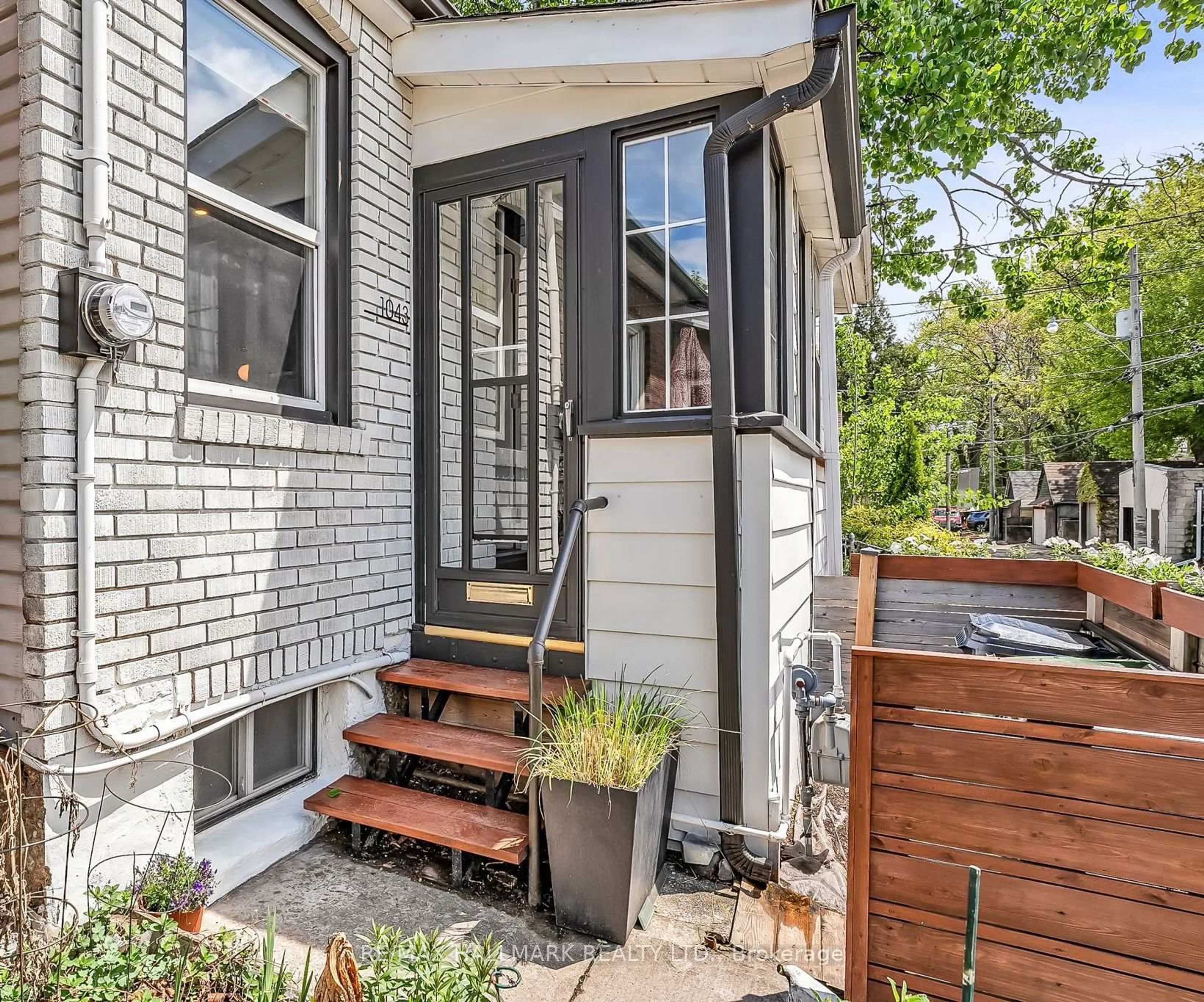 Unknown for 1043 Craven Rd, Toronto Ontario M4J 4V7