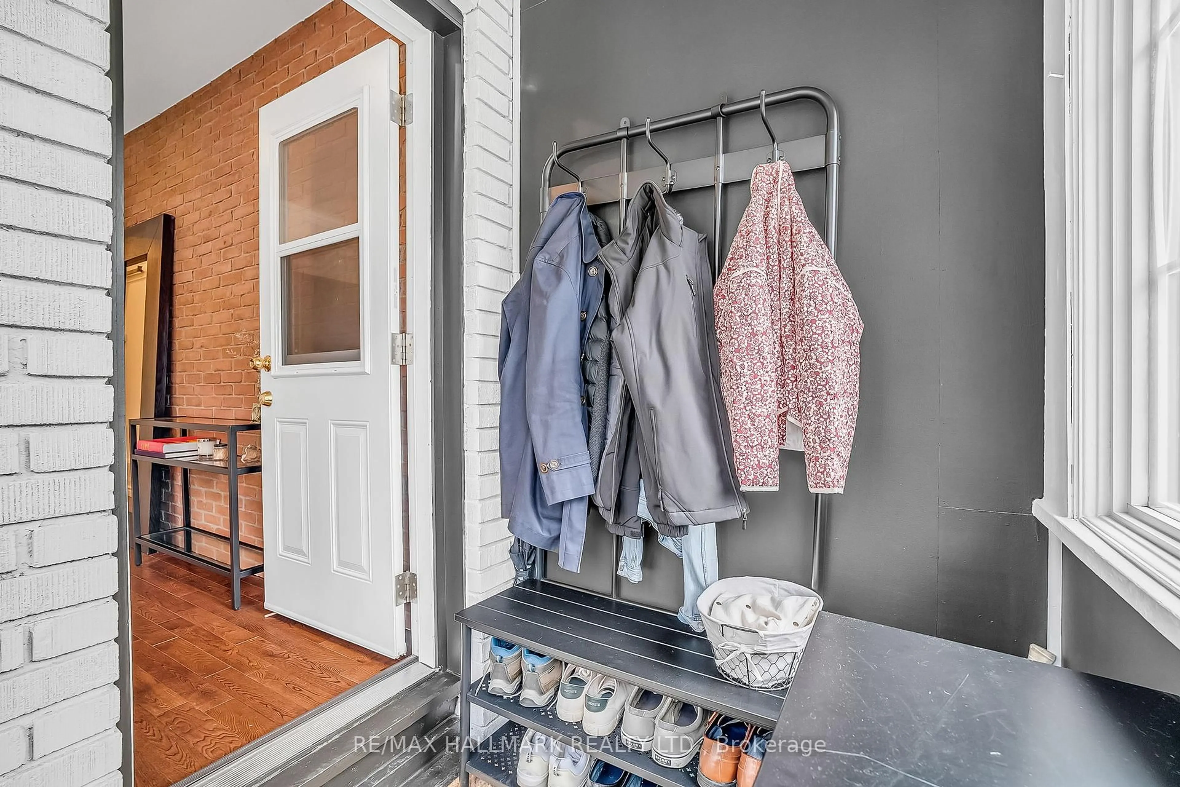 Indoor entryway for 1043 Craven Rd, Toronto Ontario M4J 4V7