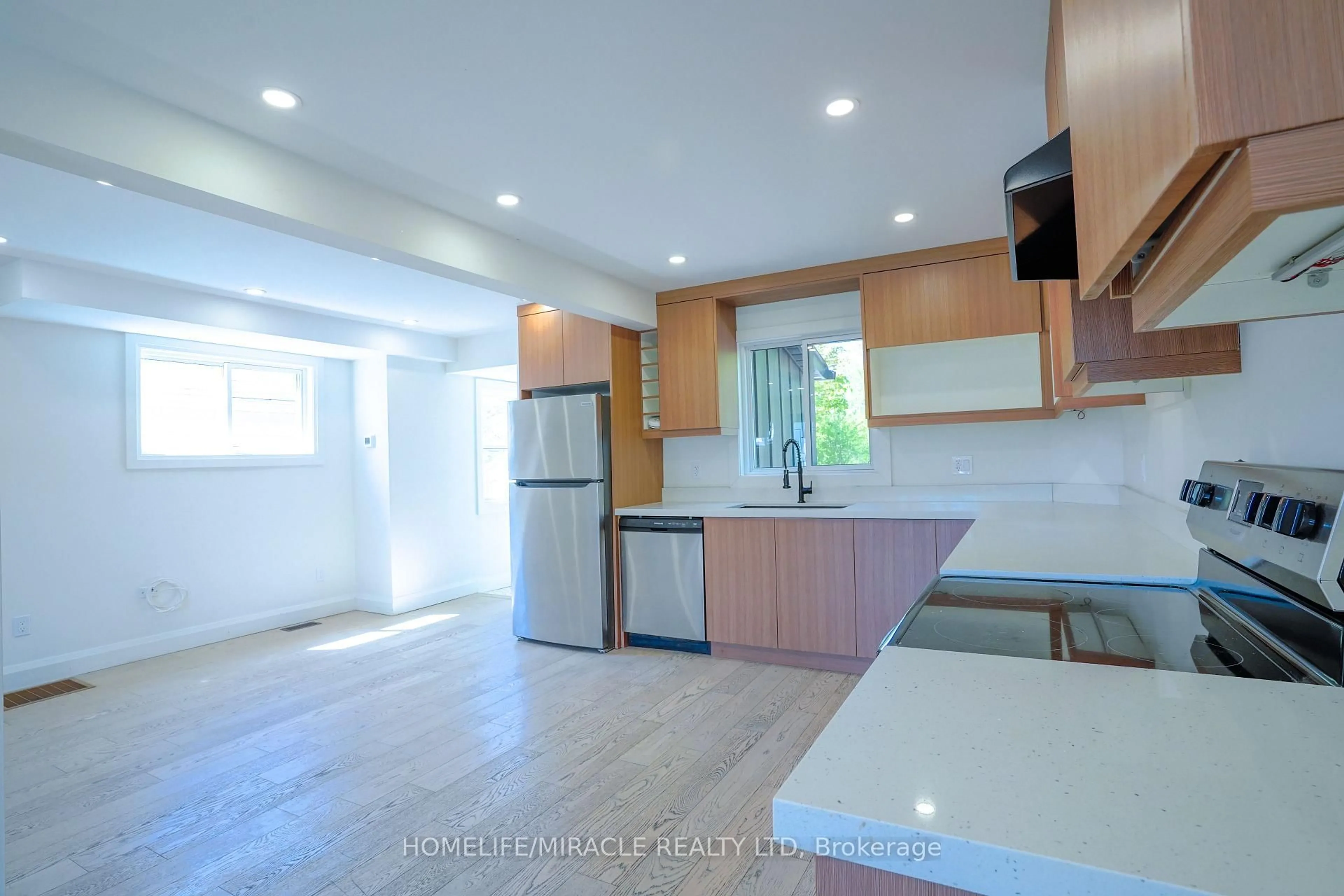 Open concept kitchen, unknown for 232 Burk St, Oshawa Ontario L1J 4C3
