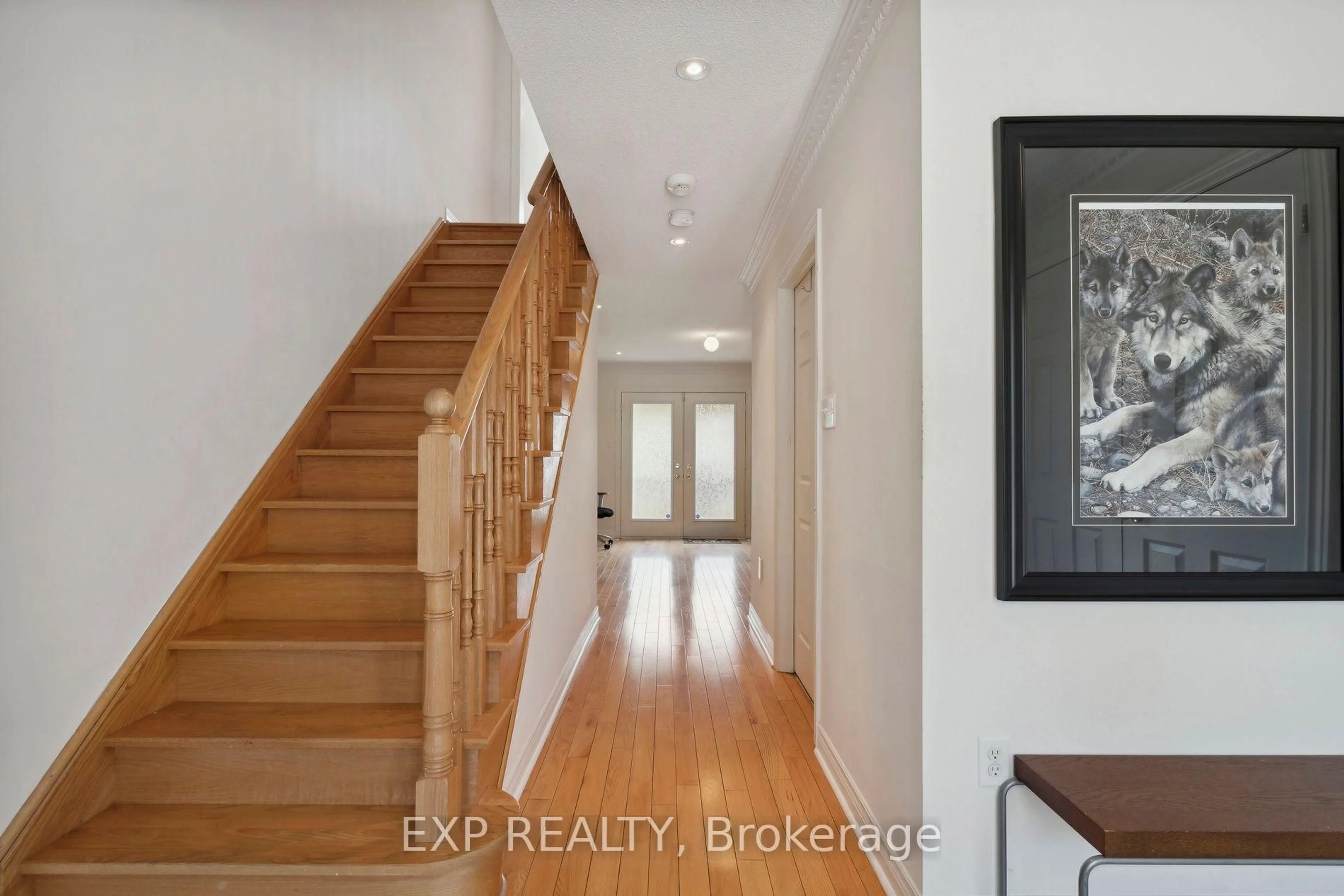 Indoor entryway for 18 Jeremiah Lane, Toronto Ontario M1J 0A4