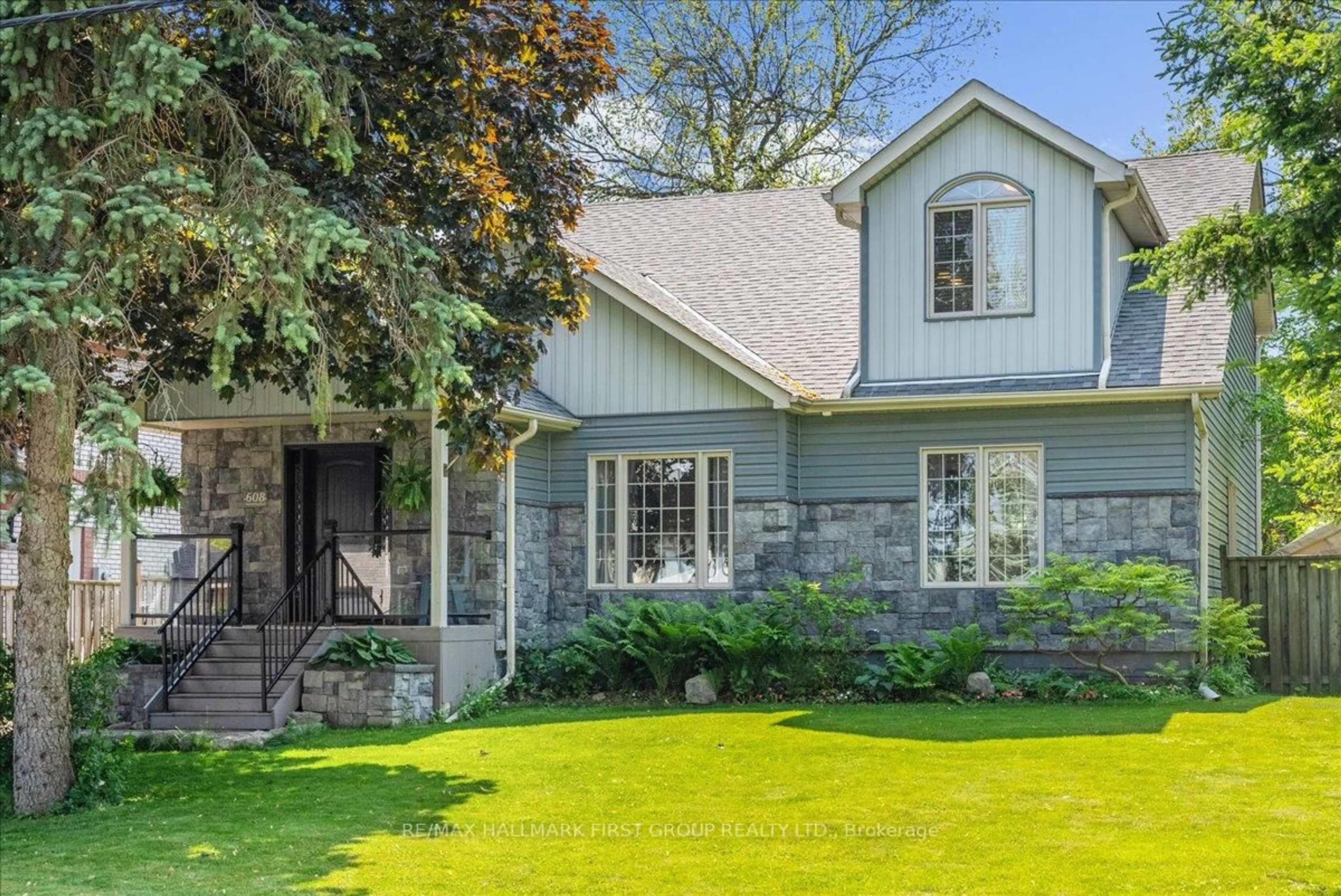Home with vinyl exterior material, street for 608 Marksbury Rd, Pickering Ontario L1W 2S8