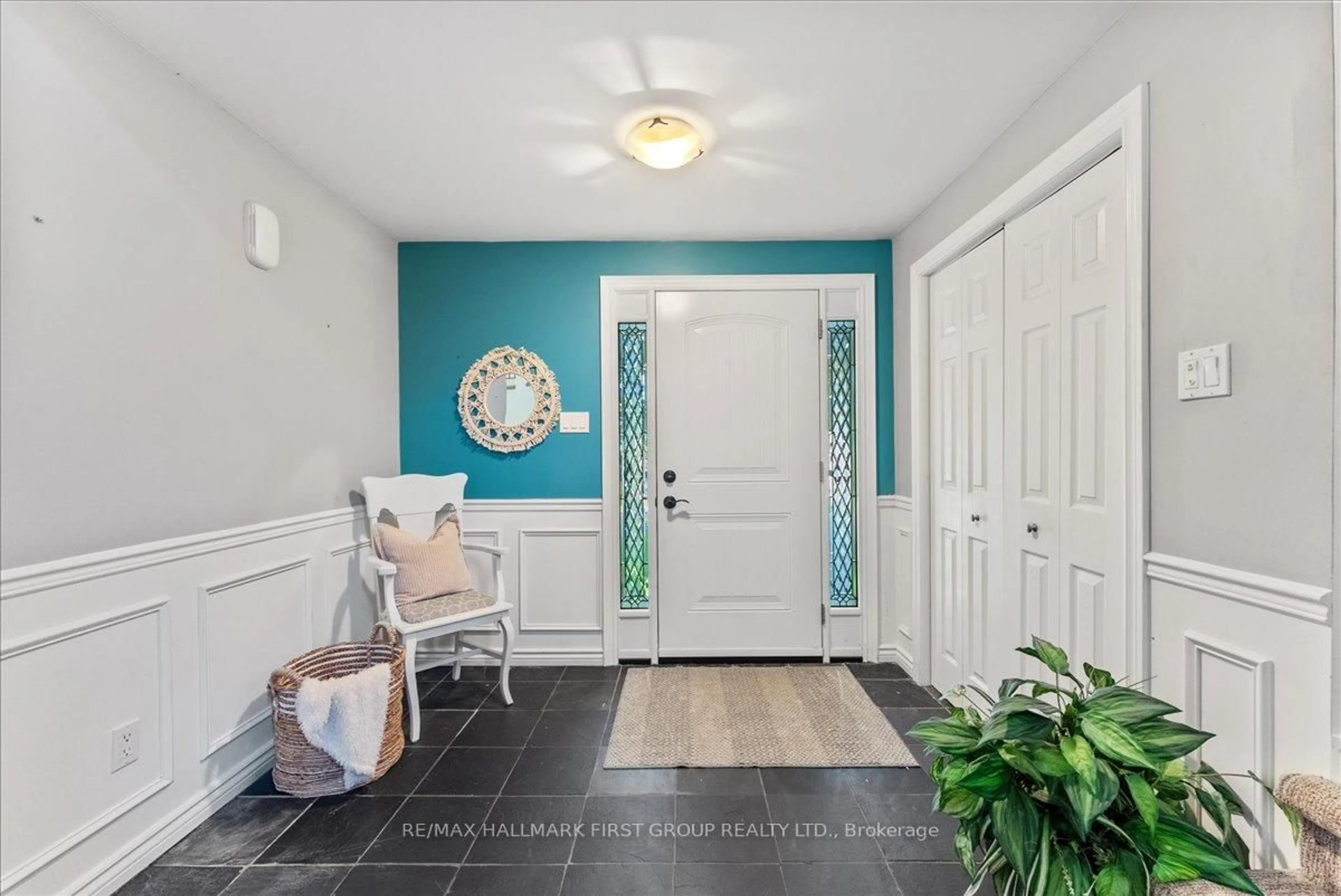 Indoor entryway for 608 Marksbury Rd, Pickering Ontario L1W 2S8