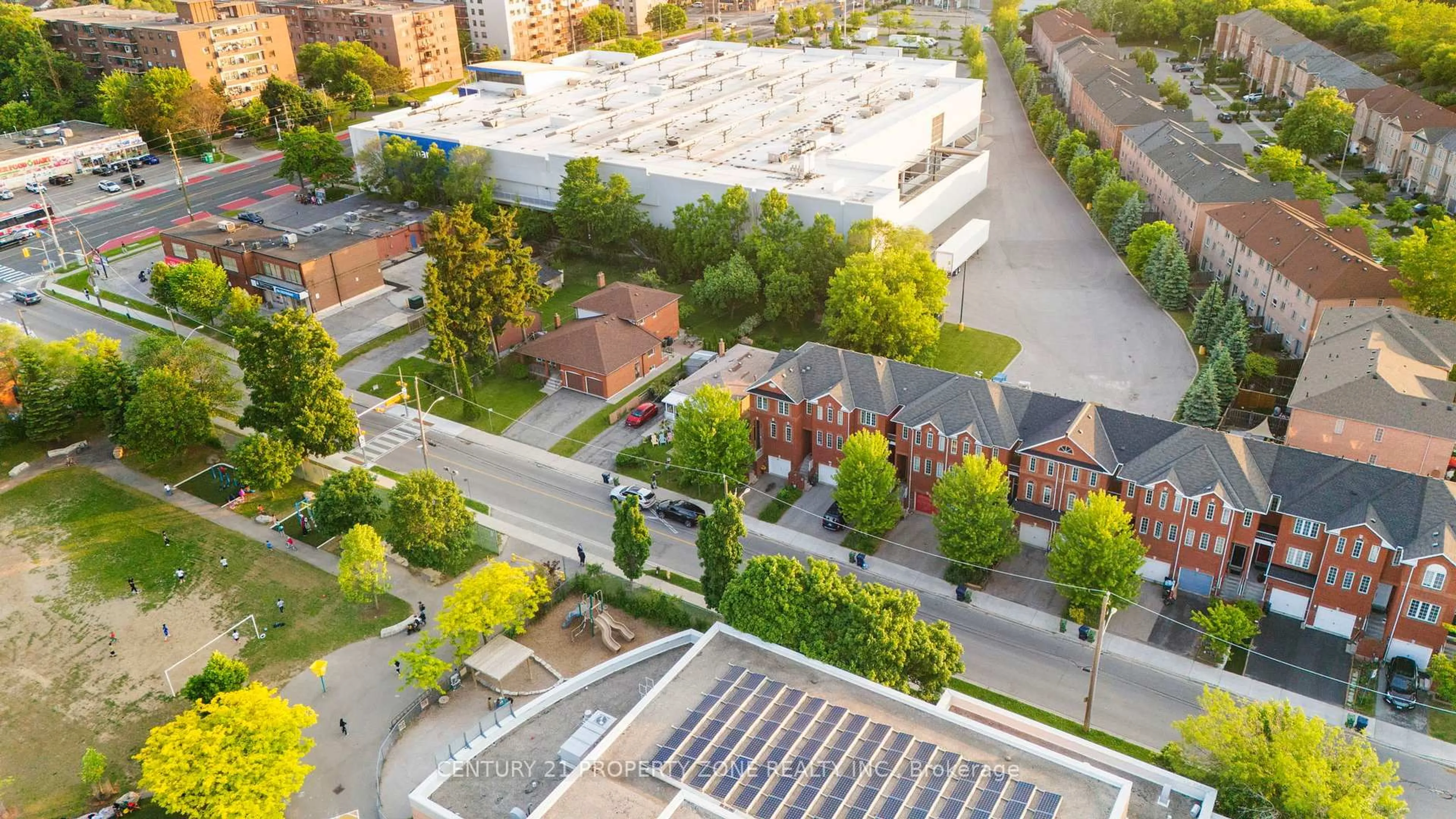 A pic from outside/outdoor area/front of a property/back of a property/a pic from drone, city buildings view from balcony for 22A Beachell St, Toronto Ontario M1J 3B2