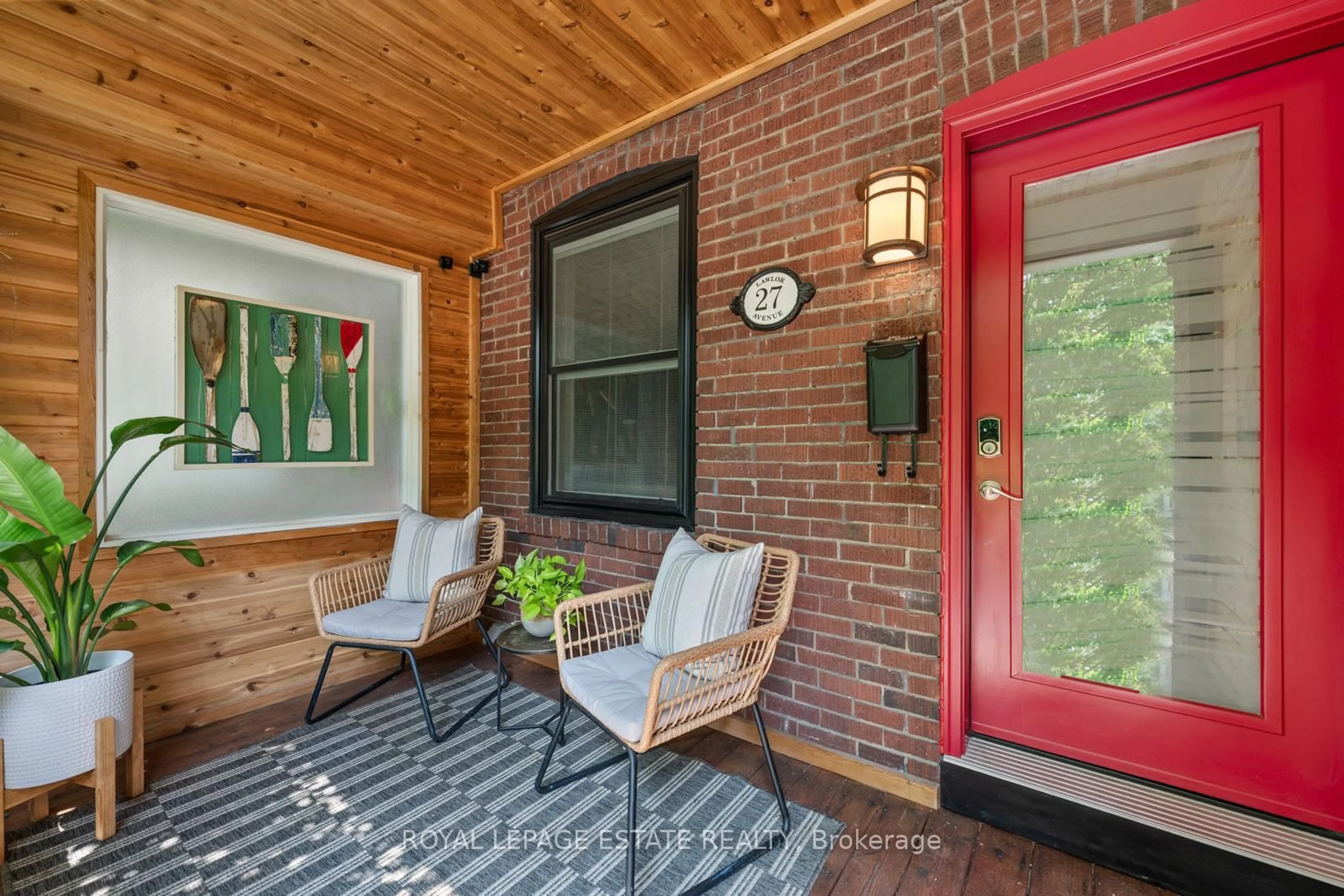 Indoor entryway for 27 Lawlor Ave, Toronto Ontario M4E 3L8