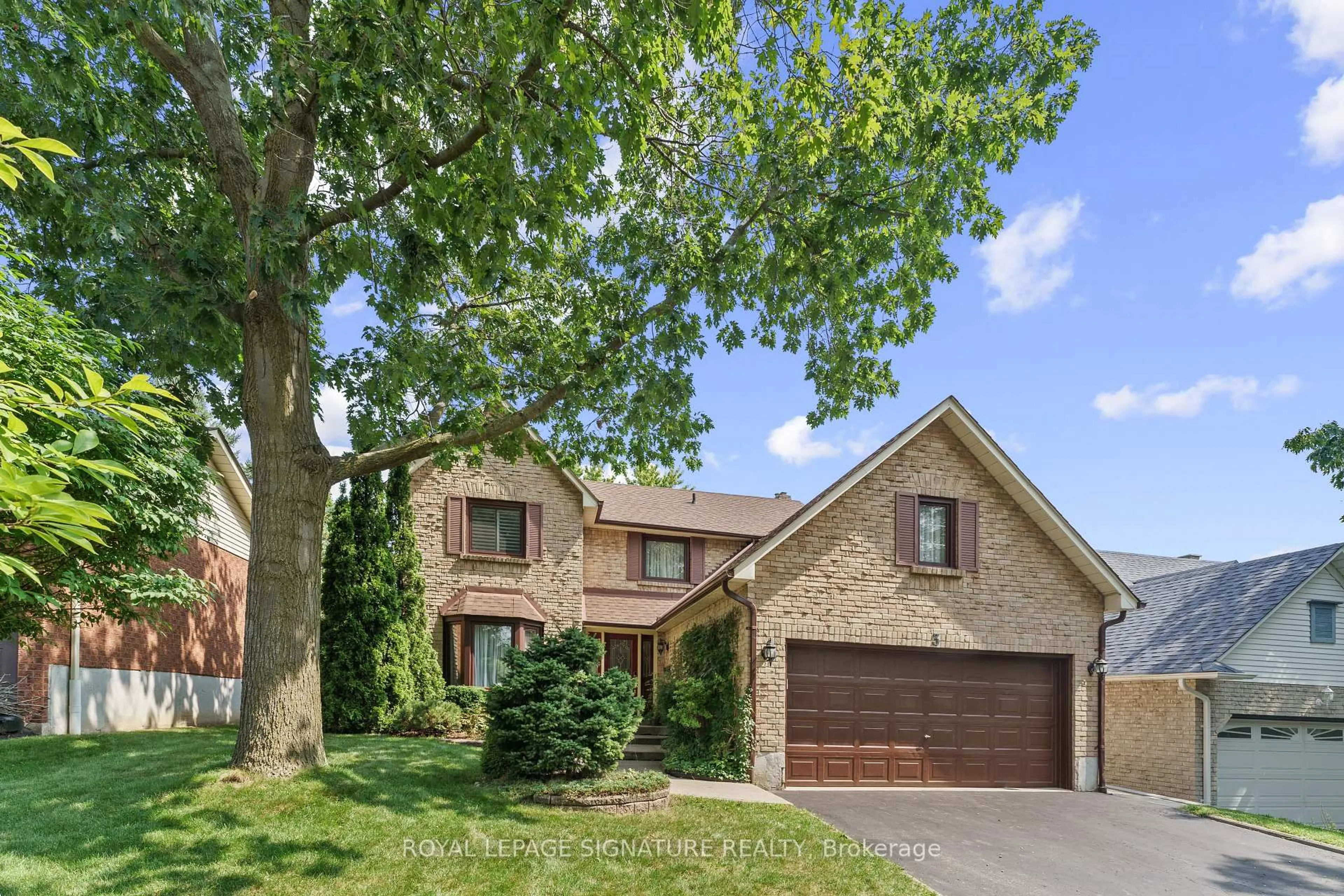 Home with brick exterior material, street for 3 Nearctic Crt, Whitby Ontario L1N 6P7