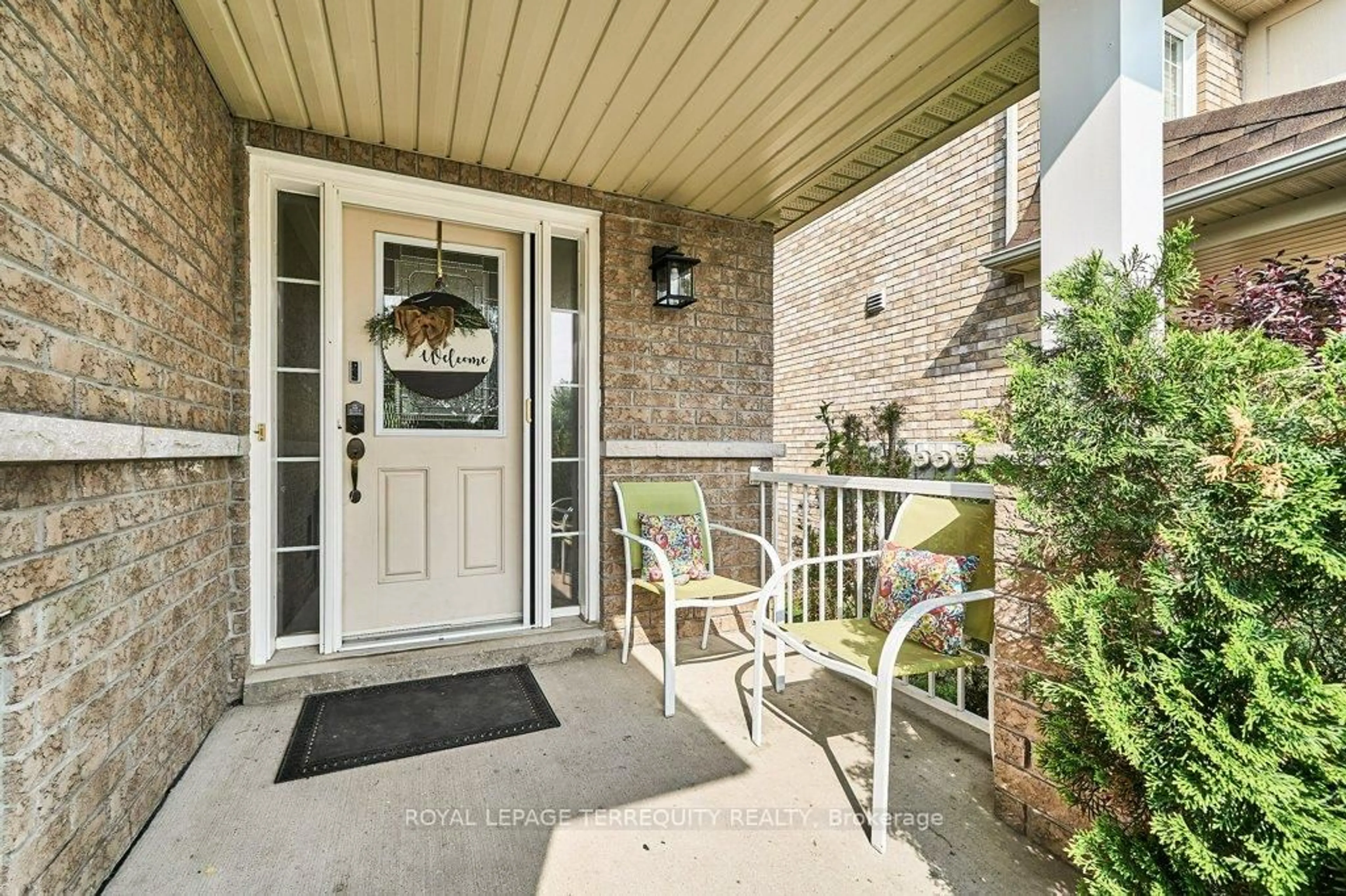 Indoor entryway for 1129 Ormond Dr #65, Oshawa Ontario L1K 0K5