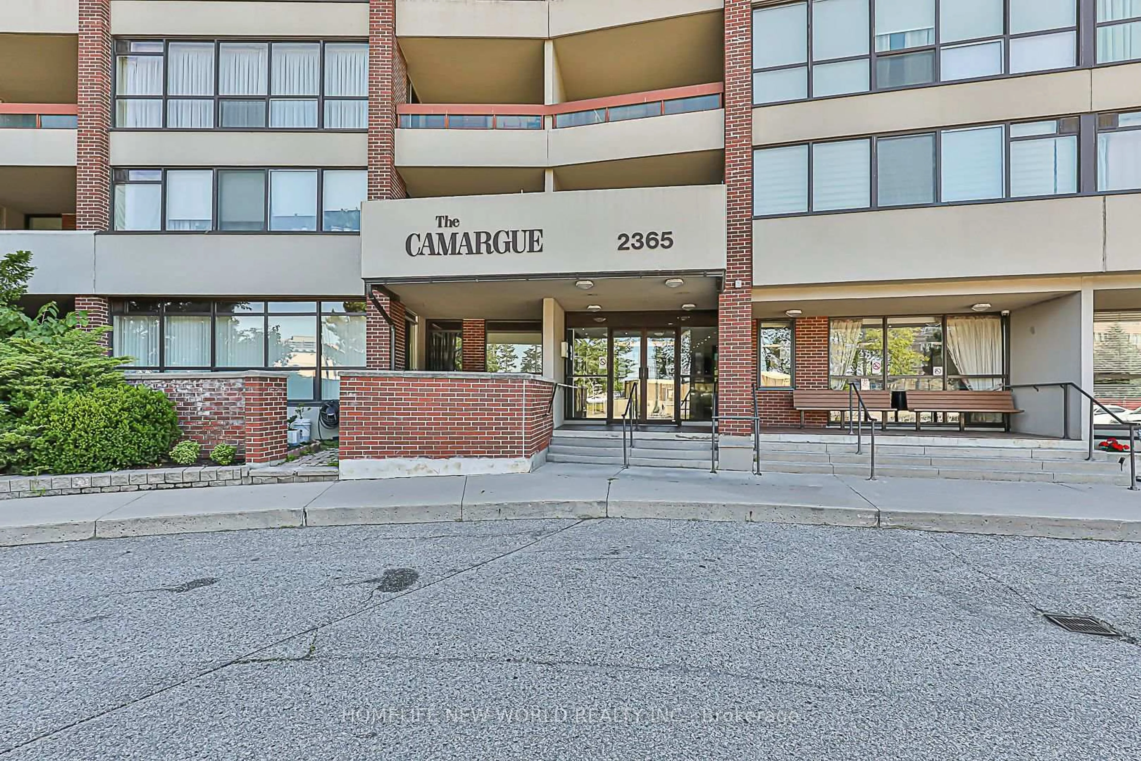 Indoor foyer for 2365 Kennedy Rd #508, Toronto Ontario M1T 3S6