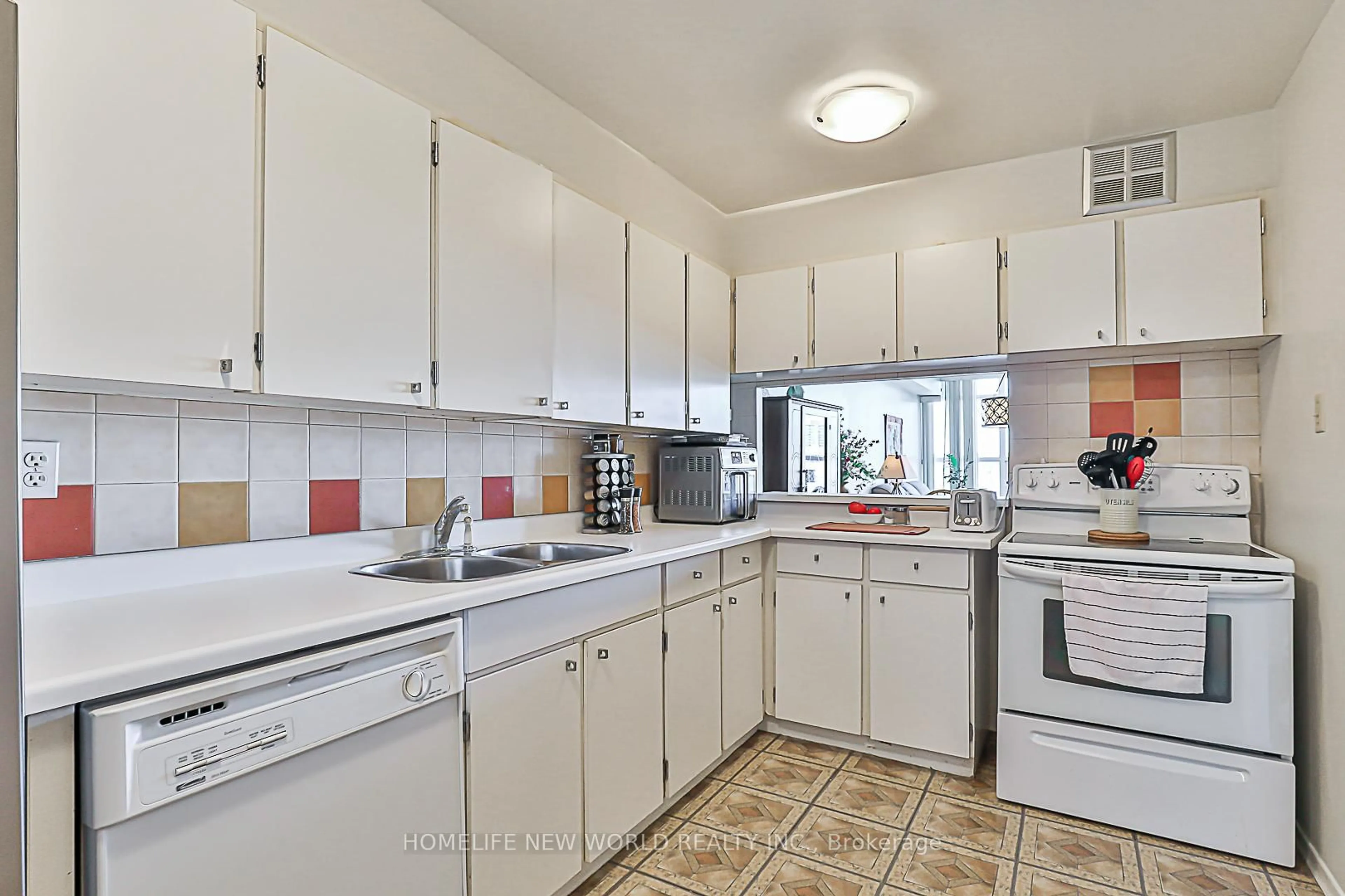 Standard kitchen, unknown for 2365 Kennedy Rd #508, Toronto Ontario M1T 3S6