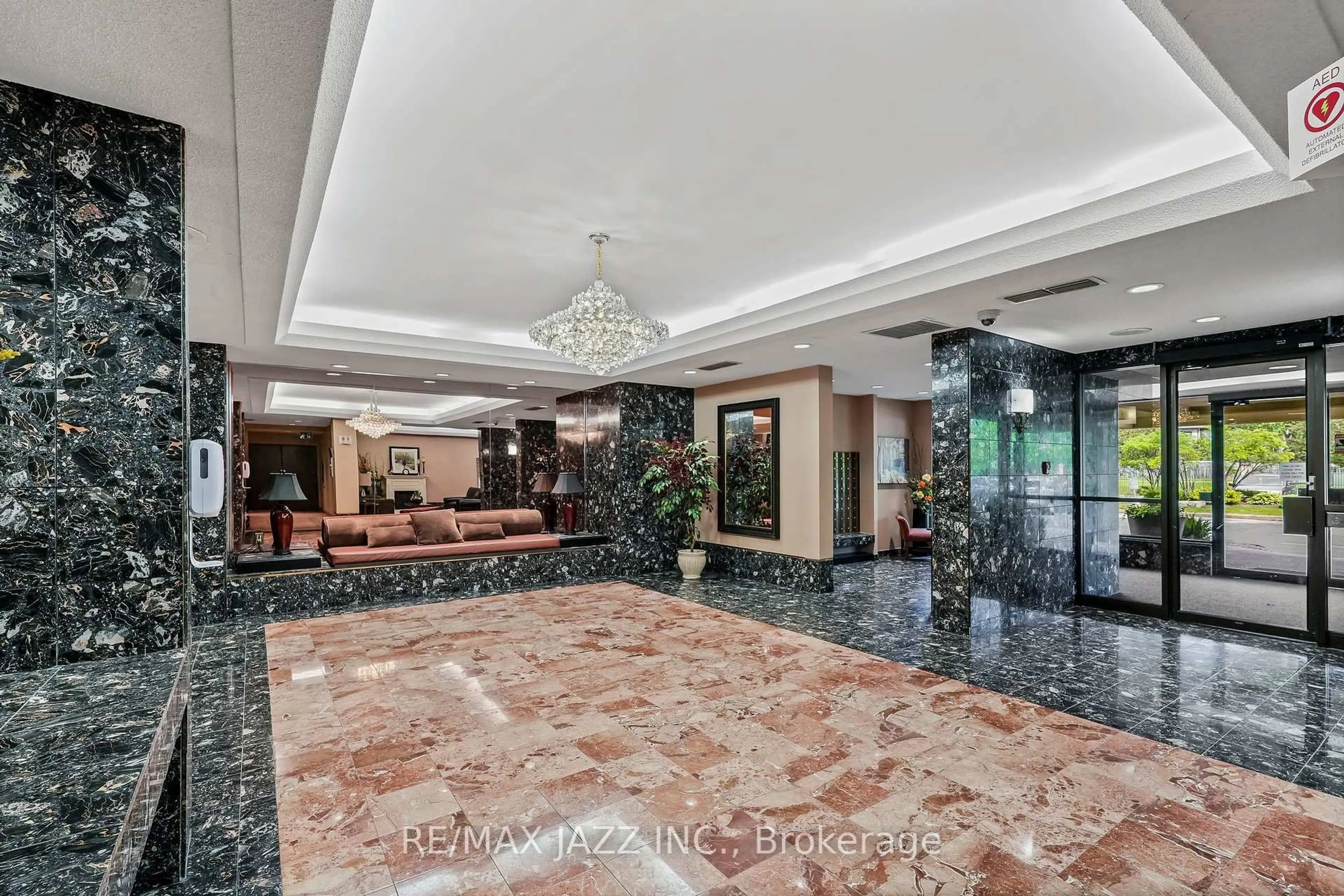 Lobby for 900 Wilson Rd #404, Oshawa Ontario L1G 7T2