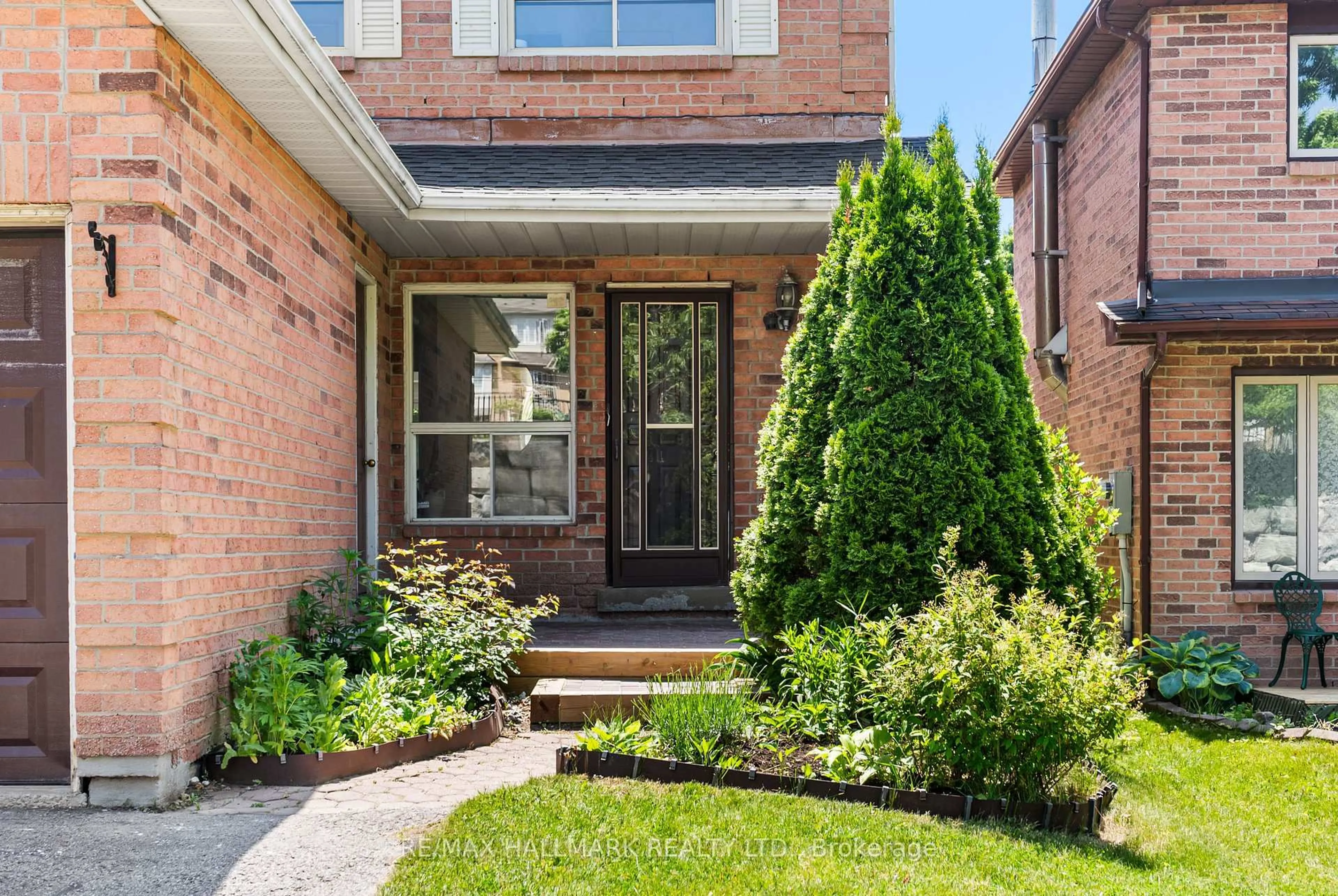 Home with brick exterior material, street for 32 Woodward Cres, Ajax Ontario L1S 5T4
