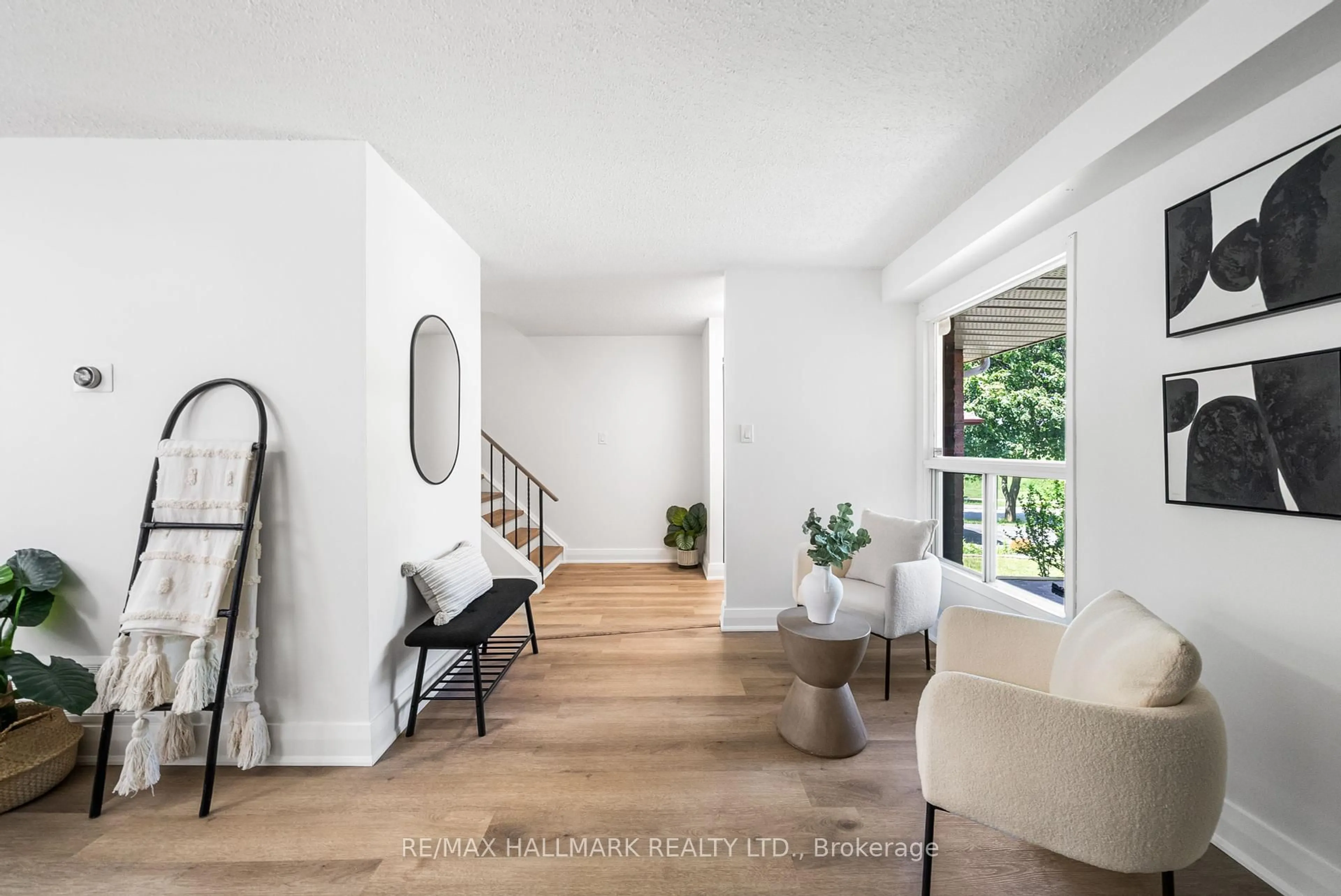 Indoor entryway for 32 Woodward Cres, Ajax Ontario L1S 5T4