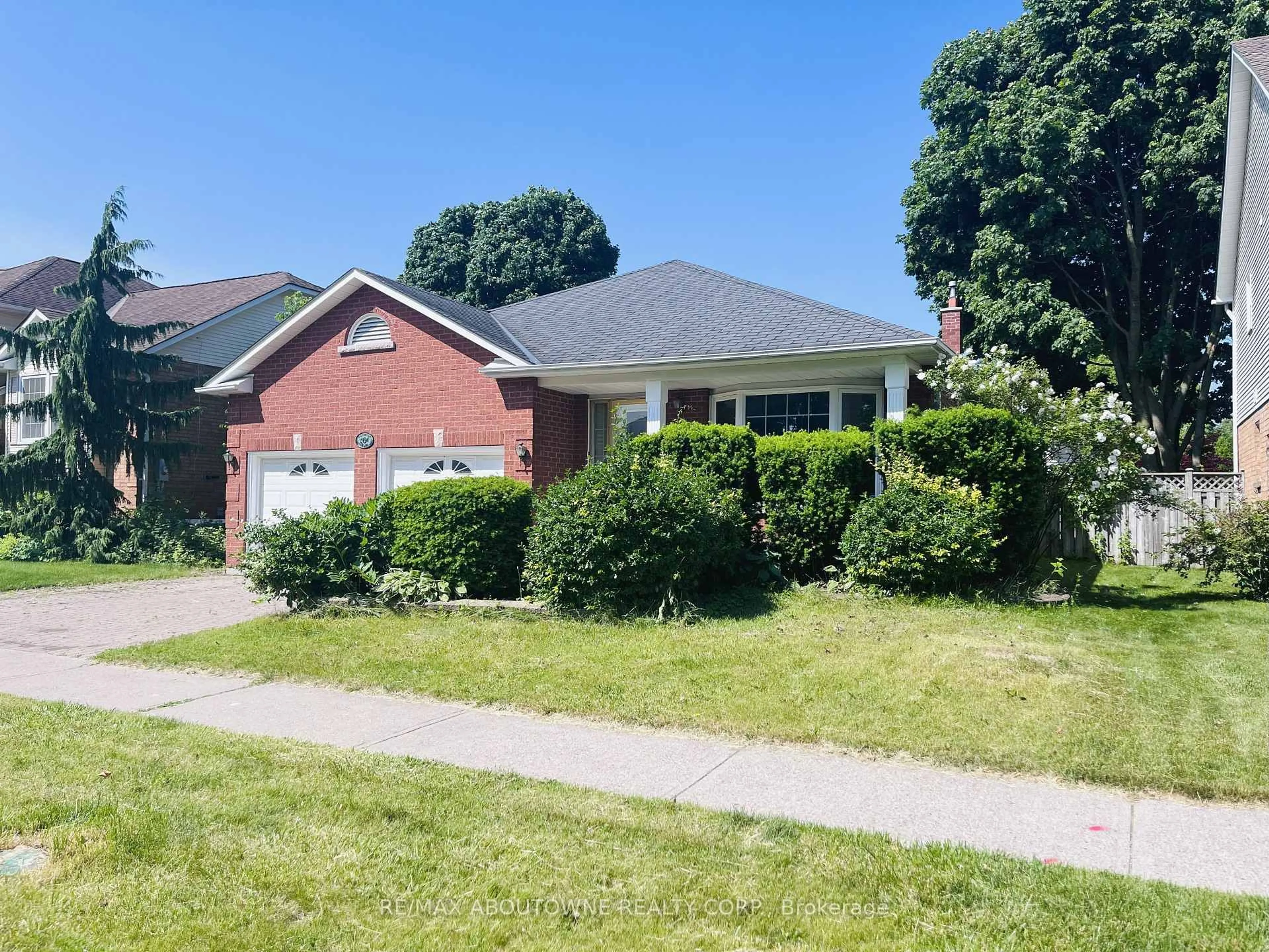 A pic from outside/outdoor area/front of a property/back of a property/a pic from drone, street for 6 Renwick Rd, Clarington Ontario L1E 1V6