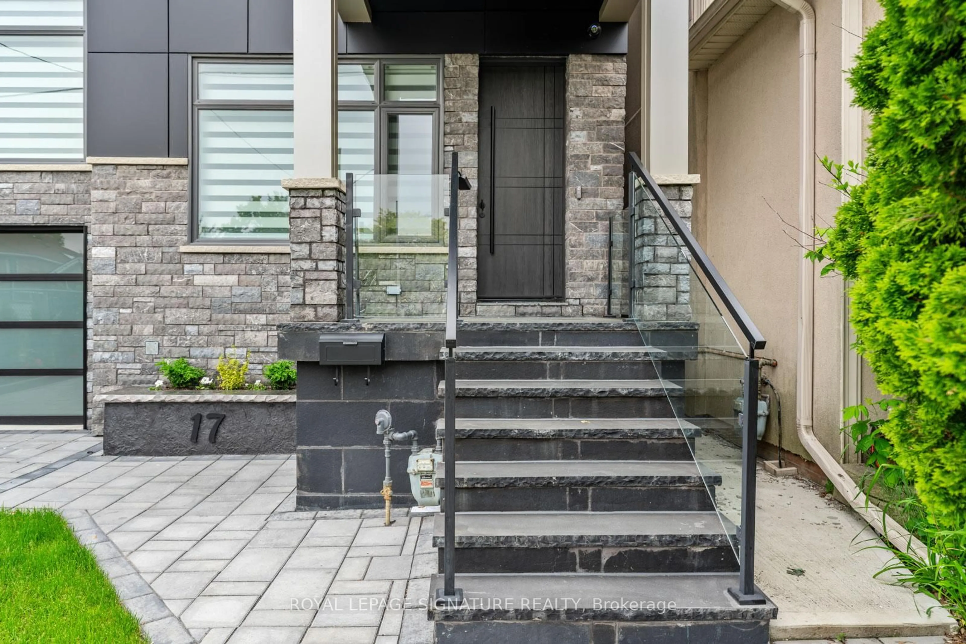 Unknown for 17 Trenton Ave, Toronto Ontario M4C 2Z3