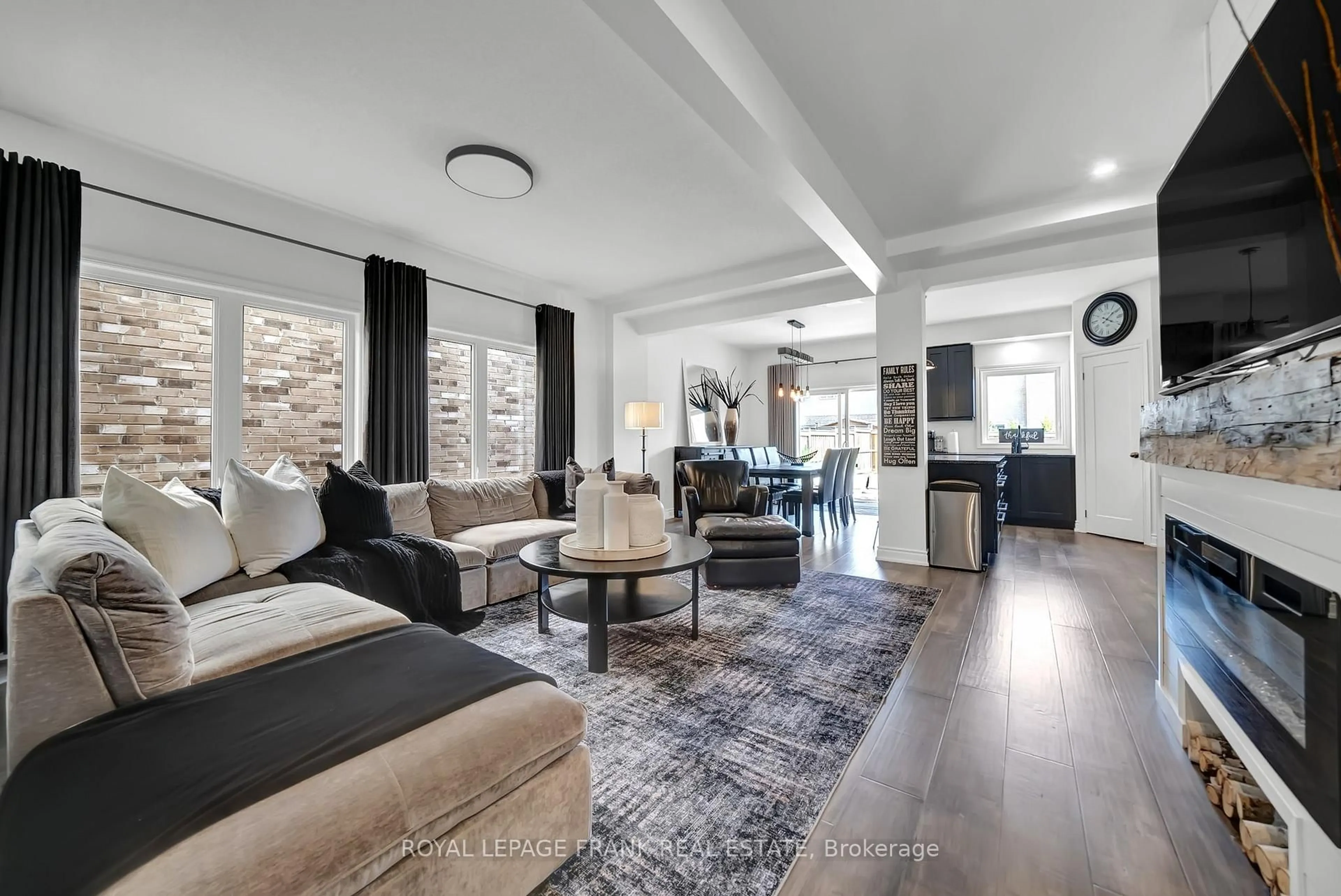 Living room with furniture, unknown for 1540 Dunedin Cres, Oshawa Ontario L1K 0T9