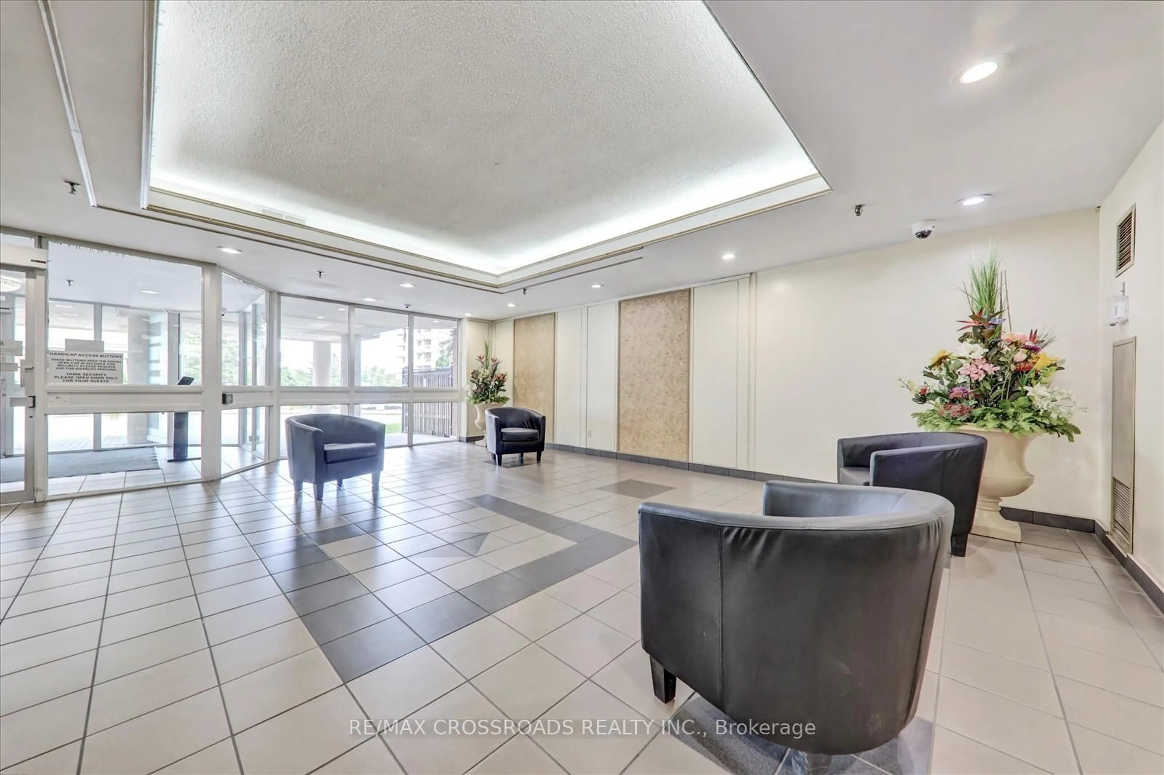 Lobby for 400 Mclevin Ave #1211, Toronto Ontario M1B 5J4