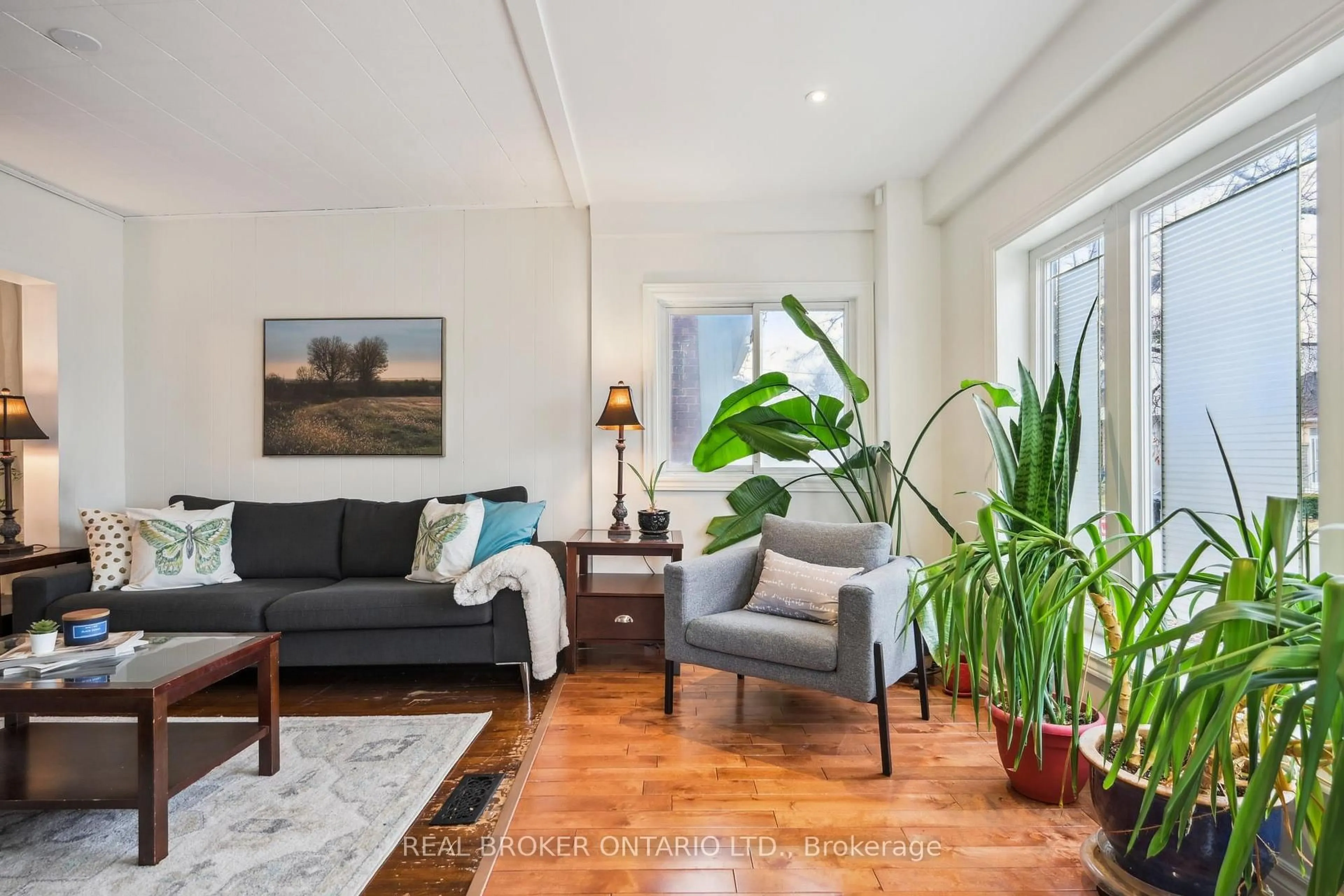 Living room with furniture, unknown for 105 Wiley Ave, Toronto Ontario M4J 3W5