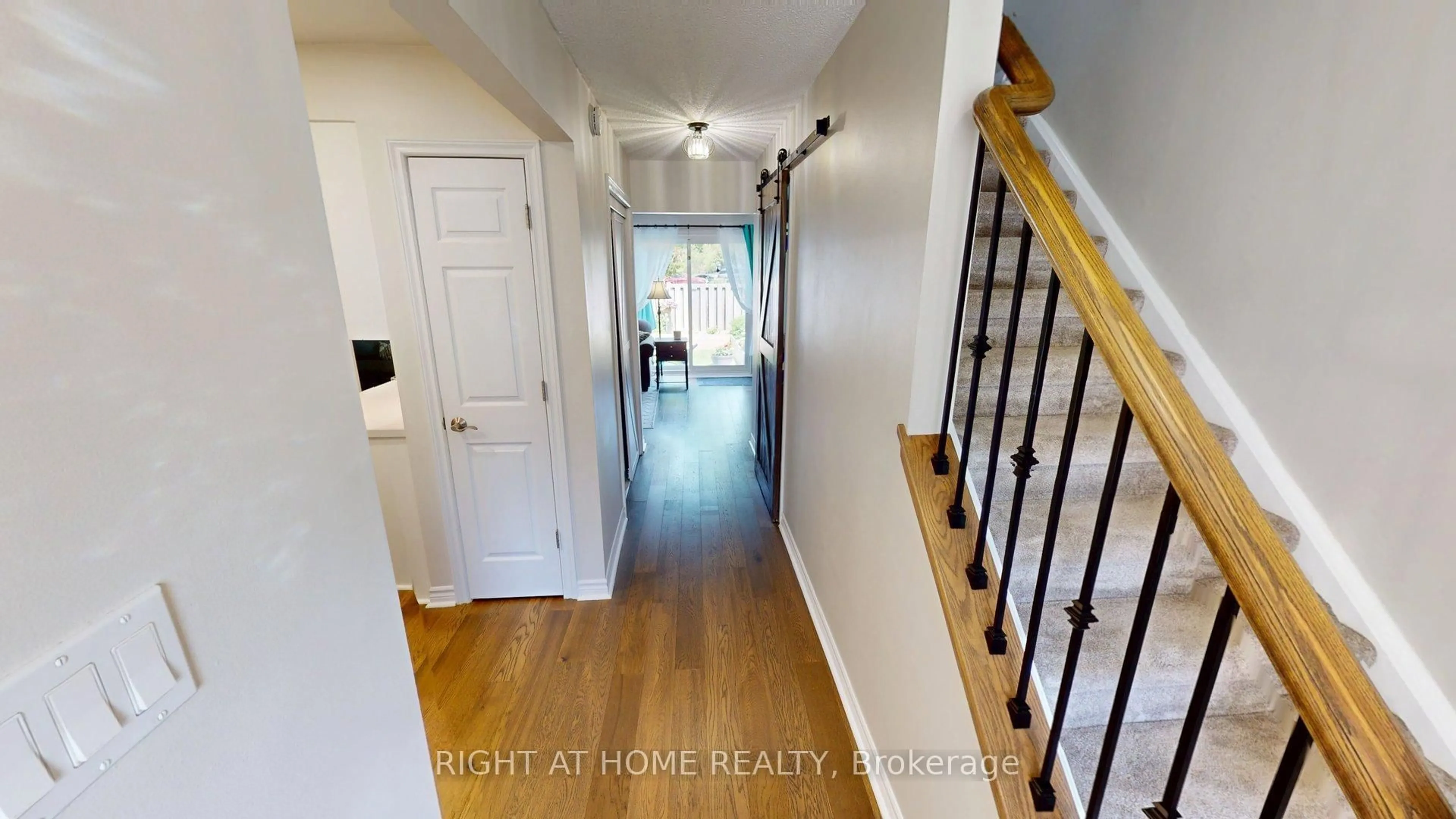 Indoor entryway for 221 Ormond Dr #2, Oshawa Ontario L1G 6T7