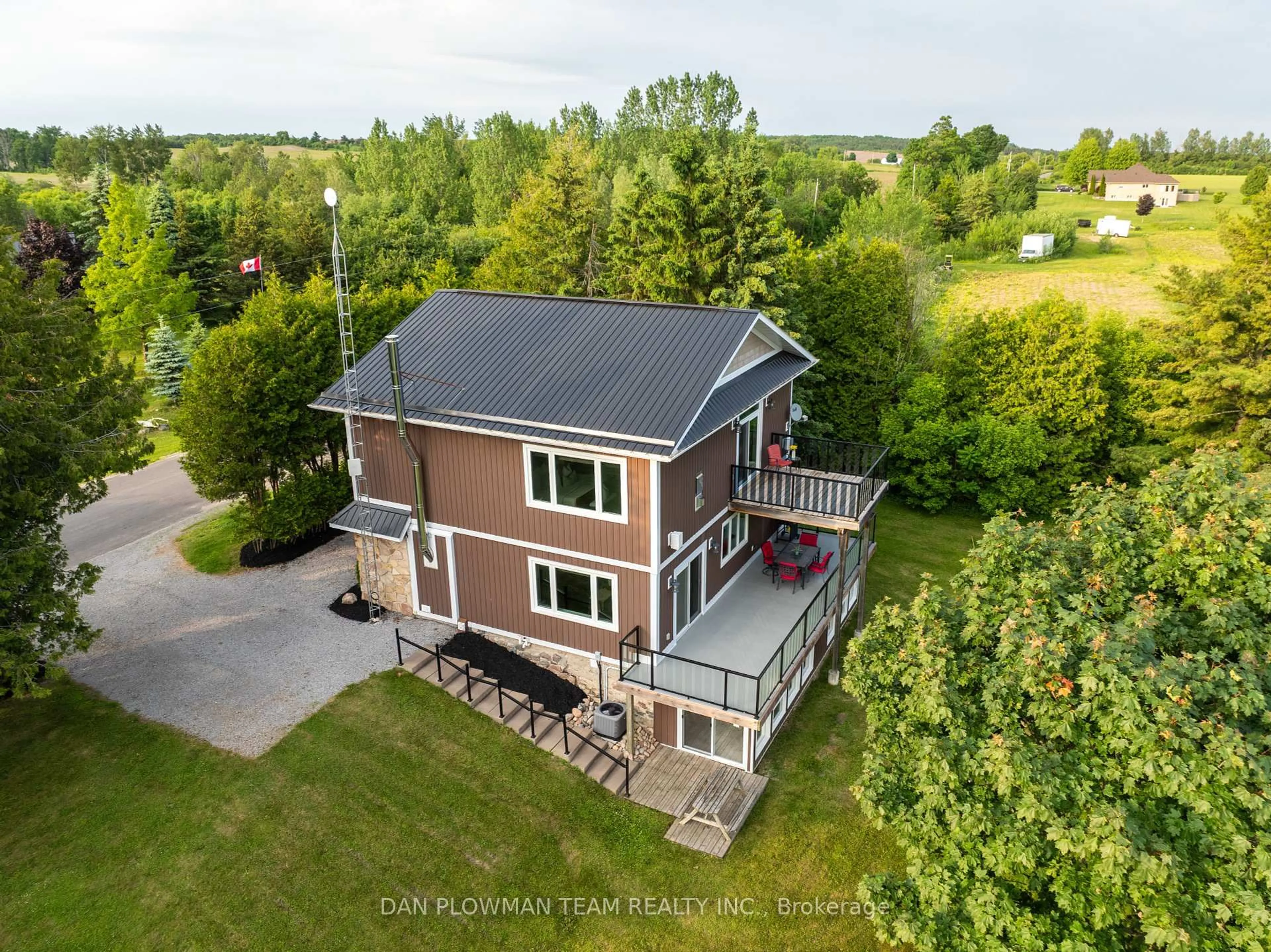 A pic from outside/outdoor area/front of a property/back of a property/a pic from drone, building for 2983 Concession Rd 8 Rd, Clarington Ontario L1C 5Z2