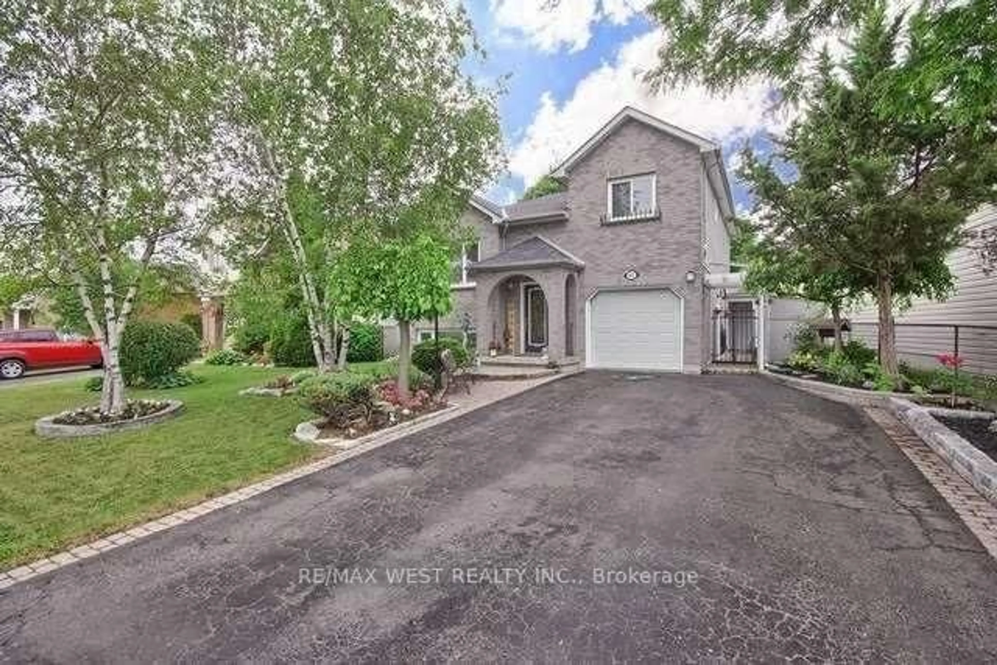 Home with brick exterior material, street for 852 Beatrice St, Oshawa Ontario L1K 2H7